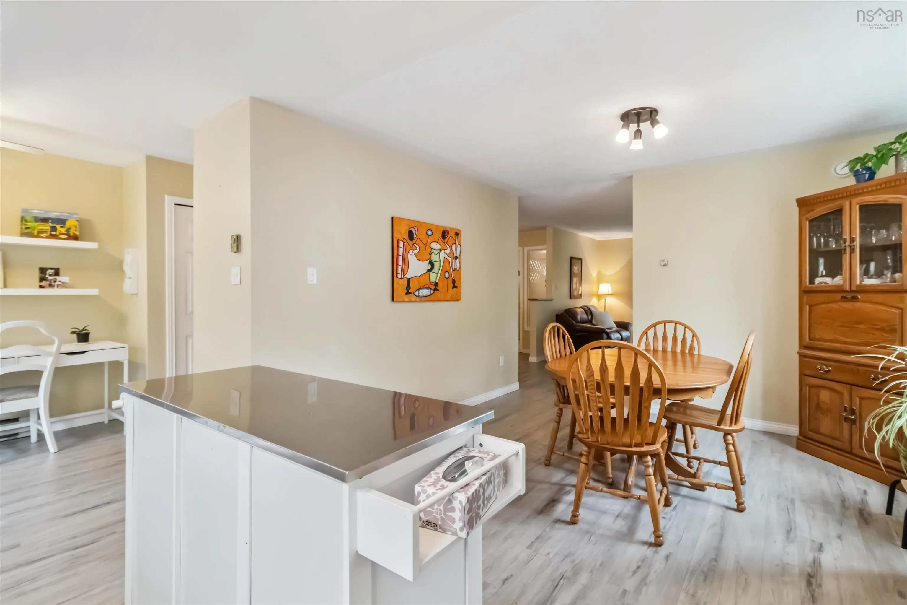 10 Crystal Drive, Bedford, NS B4A 3R4, 4 Bedrooms Bedrooms, ,3 BathroomsBathrooms,Residential,For Sale,Crystal,202516209