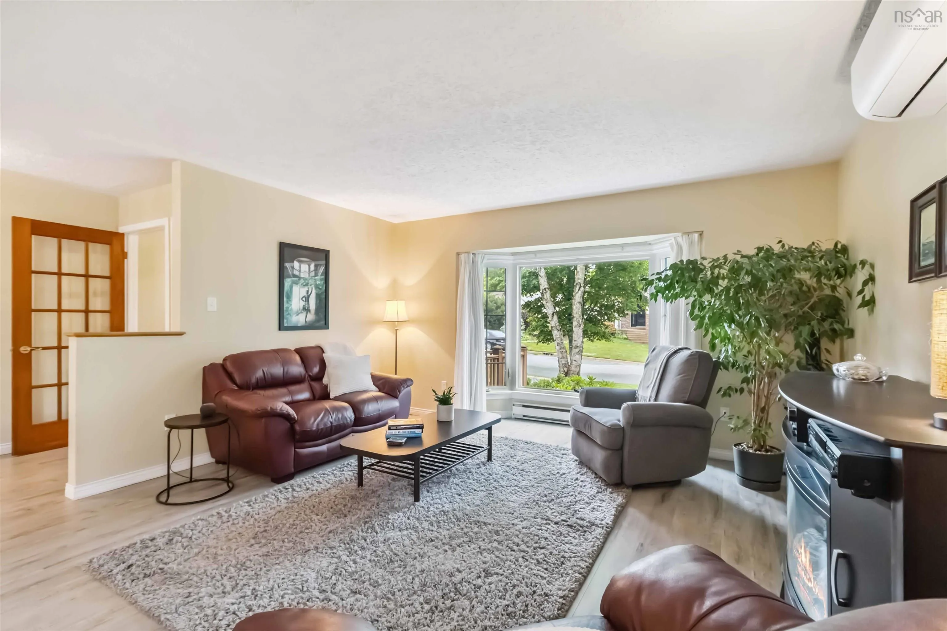 10 Crystal Drive, Bedford, NS B4A 3R4, 4 Bedrooms Bedrooms, ,3 BathroomsBathrooms,Residential,For Sale,Crystal,202516209