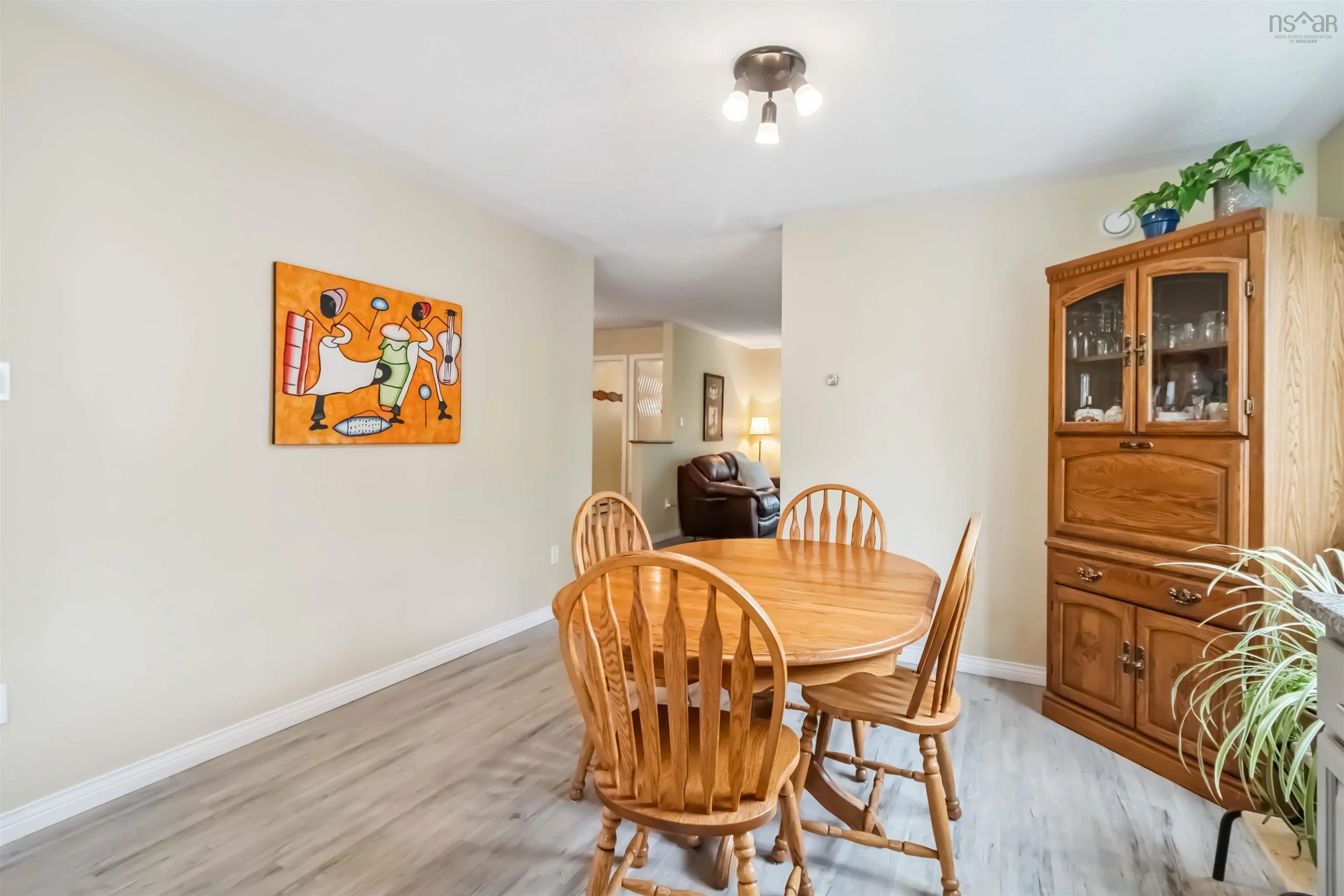 10 Crystal Drive, Bedford, NS B4A 3R4, 4 Bedrooms Bedrooms, ,3 BathroomsBathrooms,Residential,For Sale,Crystal,202516209