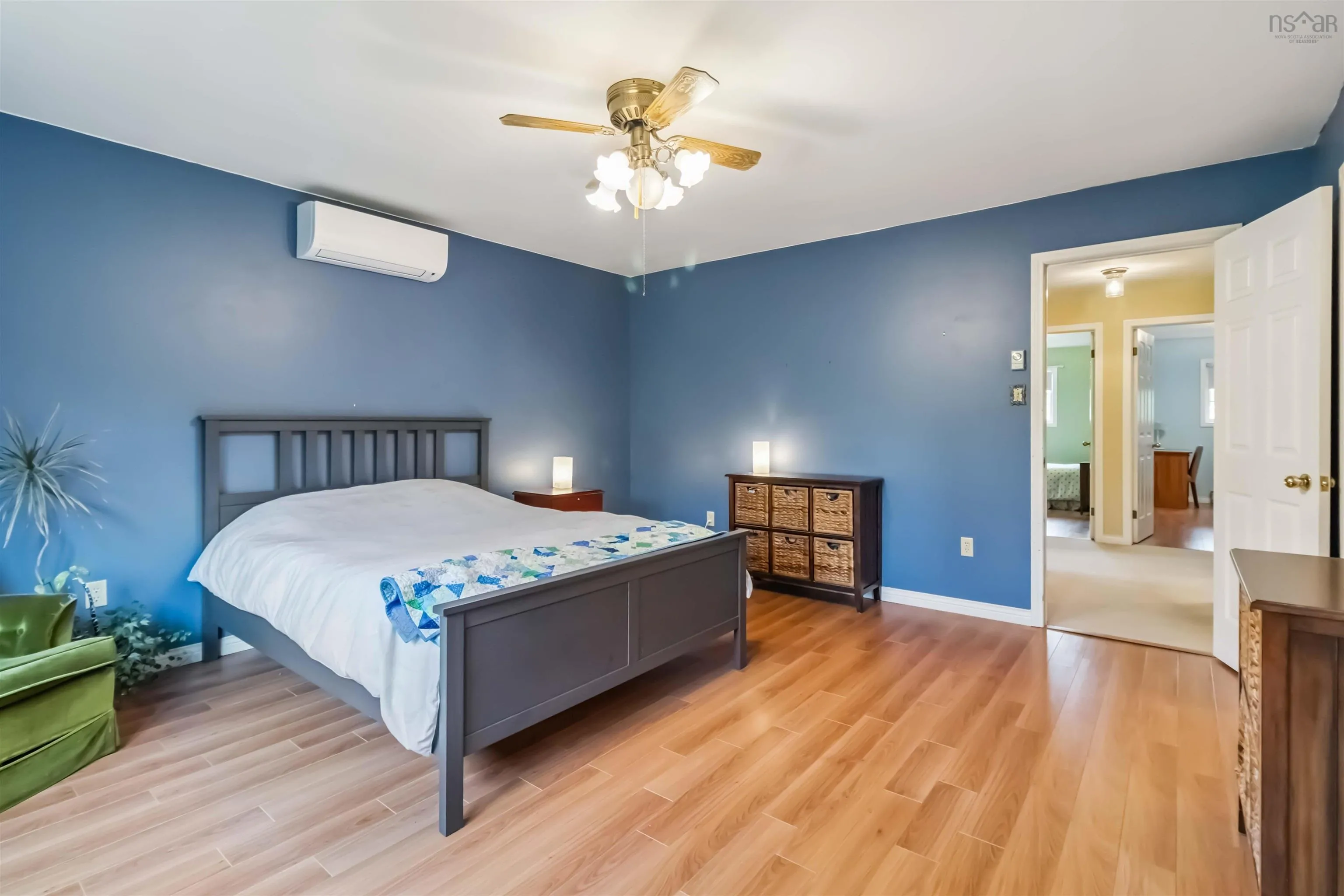 10 Crystal Drive, Bedford, NS B4A 3R4, 4 Bedrooms Bedrooms, ,3 BathroomsBathrooms,Residential,For Sale,Crystal,202516209