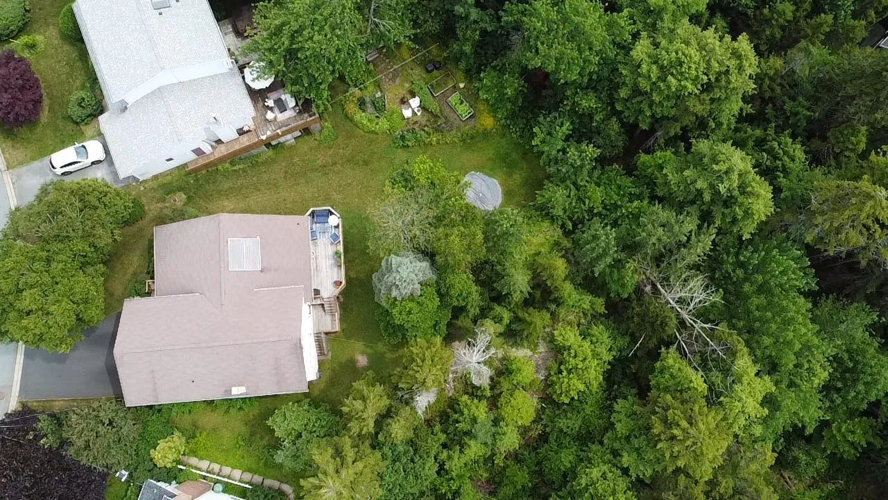 10 Crystal Drive, Bedford, NS B4A 3R4, 4 Bedrooms Bedrooms, ,3 BathroomsBathrooms,Residential,For Sale,Crystal,202516209