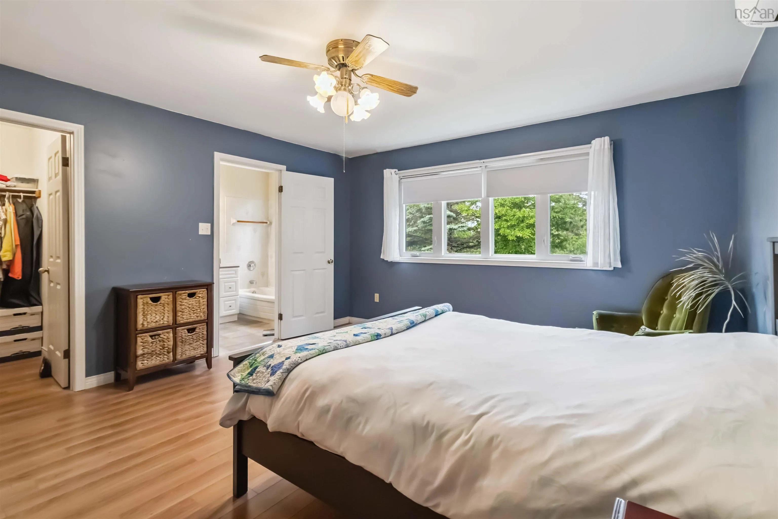 10 Crystal Drive, Bedford, NS B4A 3R4, 4 Bedrooms Bedrooms, ,3 BathroomsBathrooms,Residential,For Sale,Crystal,202516209