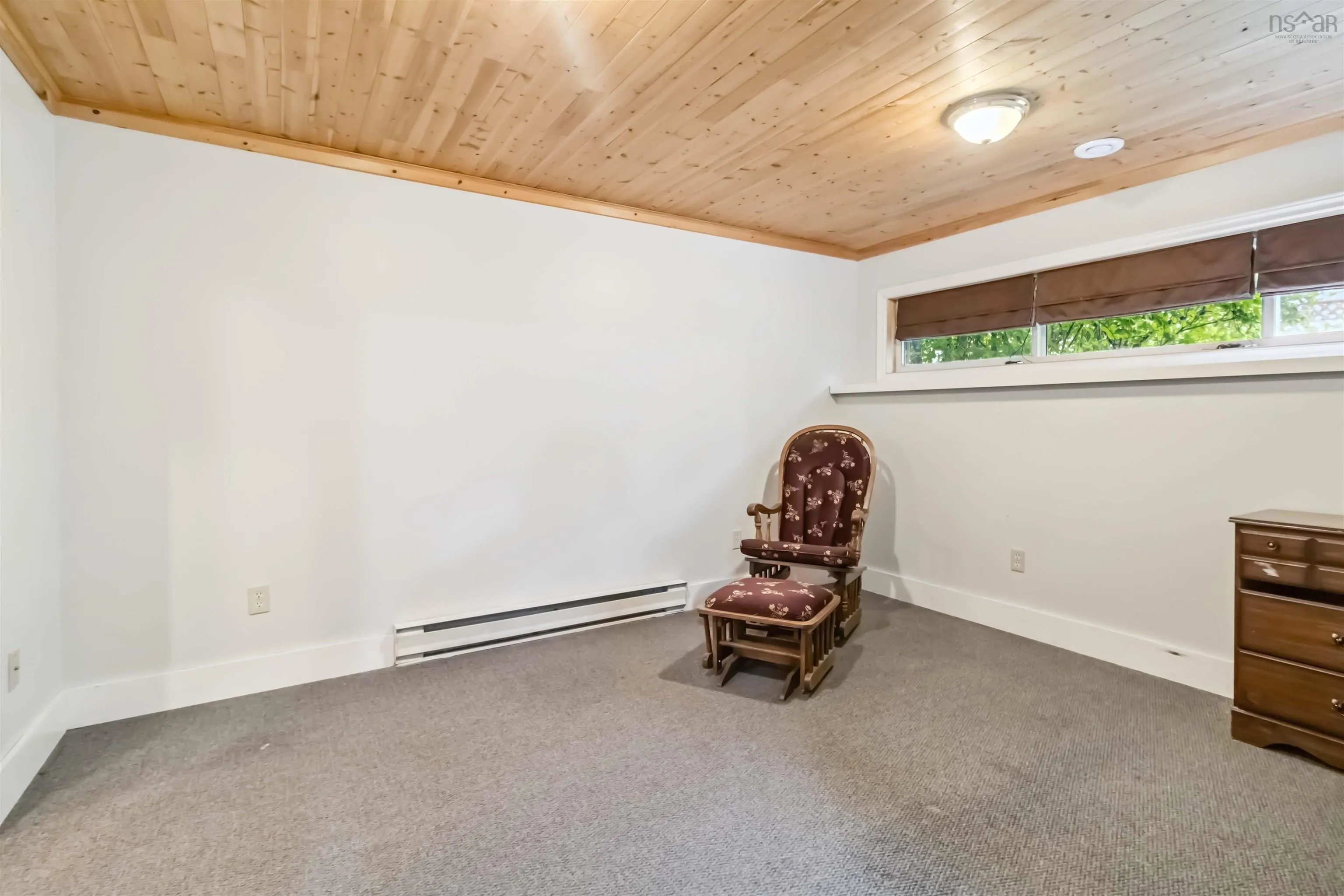 10 Crystal Drive, Bedford, NS B4A 3R4, 4 Bedrooms Bedrooms, ,3 BathroomsBathrooms,Residential,For Sale,Crystal,202516209