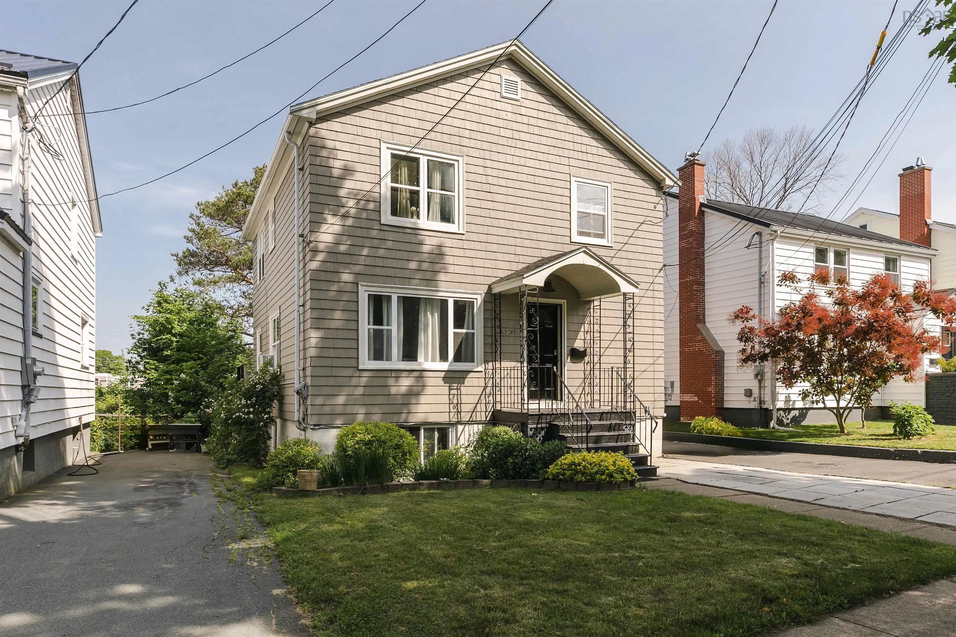 6571 Young Street, Halifax, NS B3L 2A5, 6 Bedrooms Bedrooms, ,3 BathroomsBathrooms,Residential,For Sale,Young,202518091