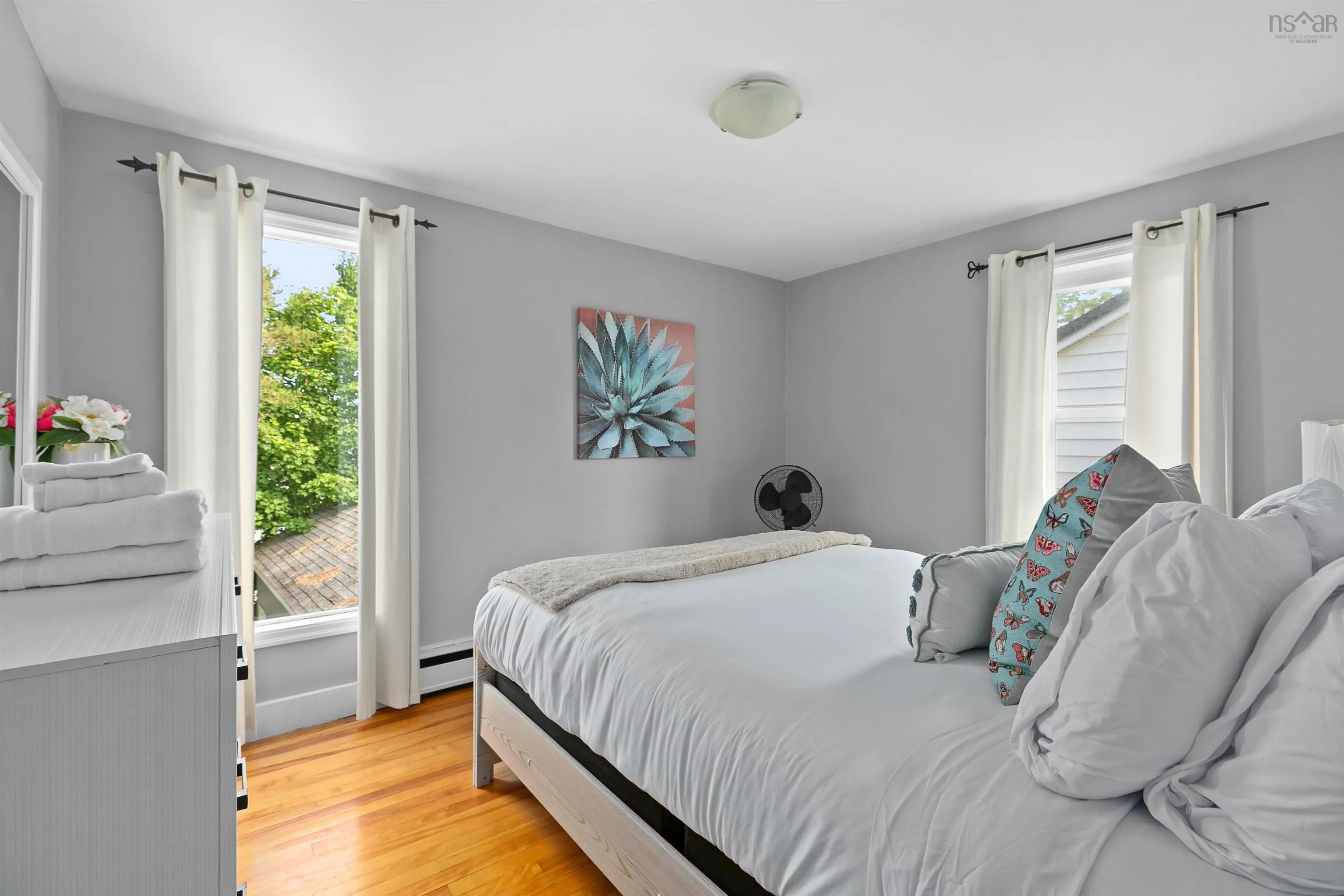 6571 Young Street, Halifax, NS B3L 2A5, 6 Bedrooms Bedrooms, ,3 BathroomsBathrooms,Residential,For Sale,Young,202518091