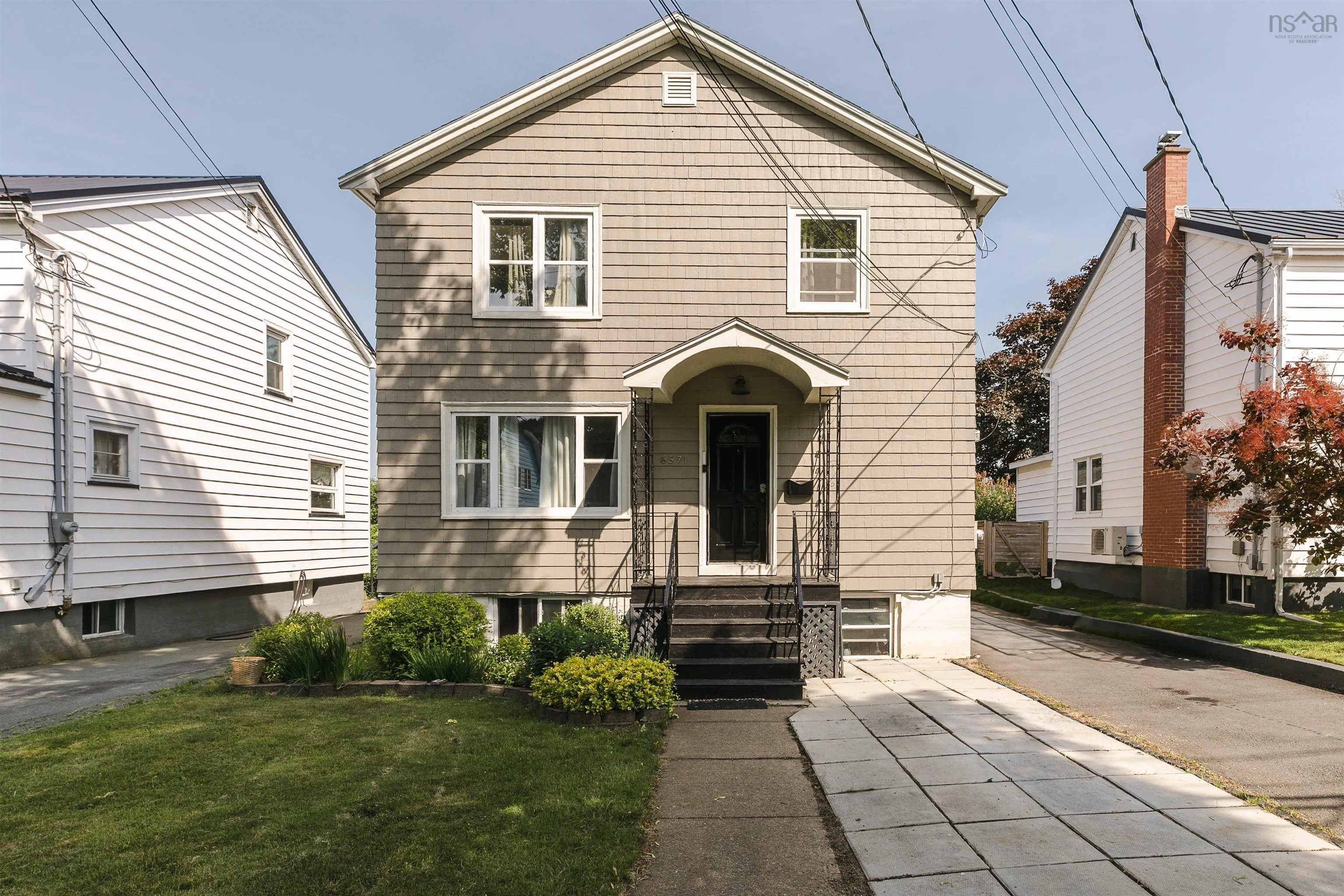 6571 Young Street, Halifax, NS B3L 2A5, 6 Bedrooms Bedrooms, ,3 BathroomsBathrooms,Residential,For Sale,Young,202518091
