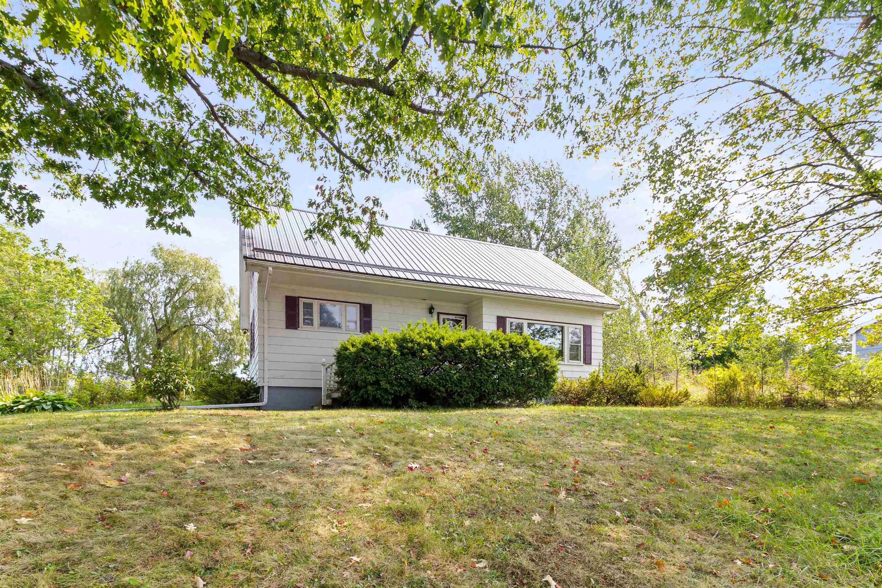 193 2 Highway, Enfield, NS B2T 1C8, 4 Bedrooms Bedrooms, ,2 BathroomsBathrooms,Residential,For Sale,2,202522845