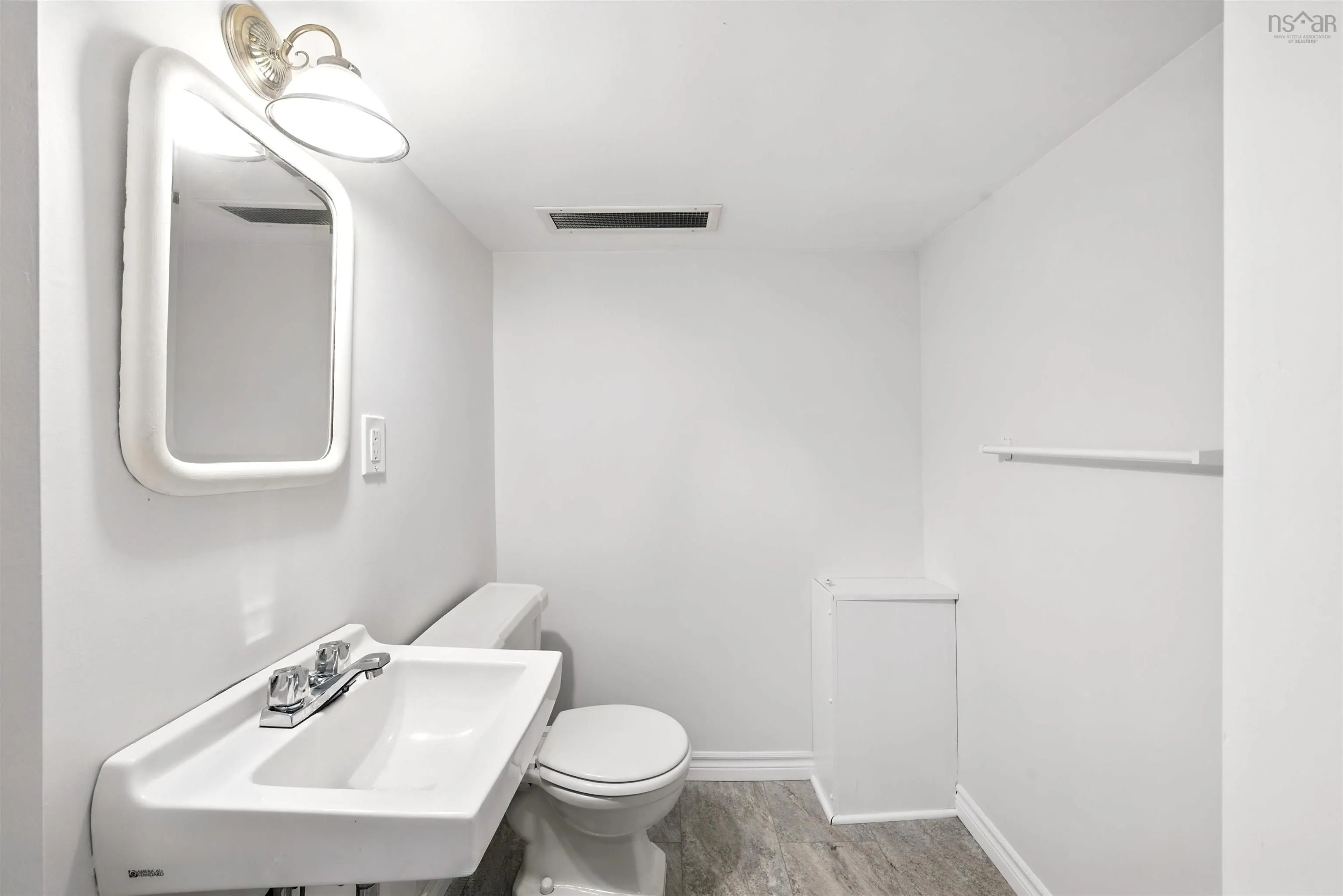 8 Frederick Street, Dartmouth, NS B3A 2C3, 3 Bedrooms Bedrooms, ,2 BathroomsBathrooms,Residential,For Sale,Frederick,202522787