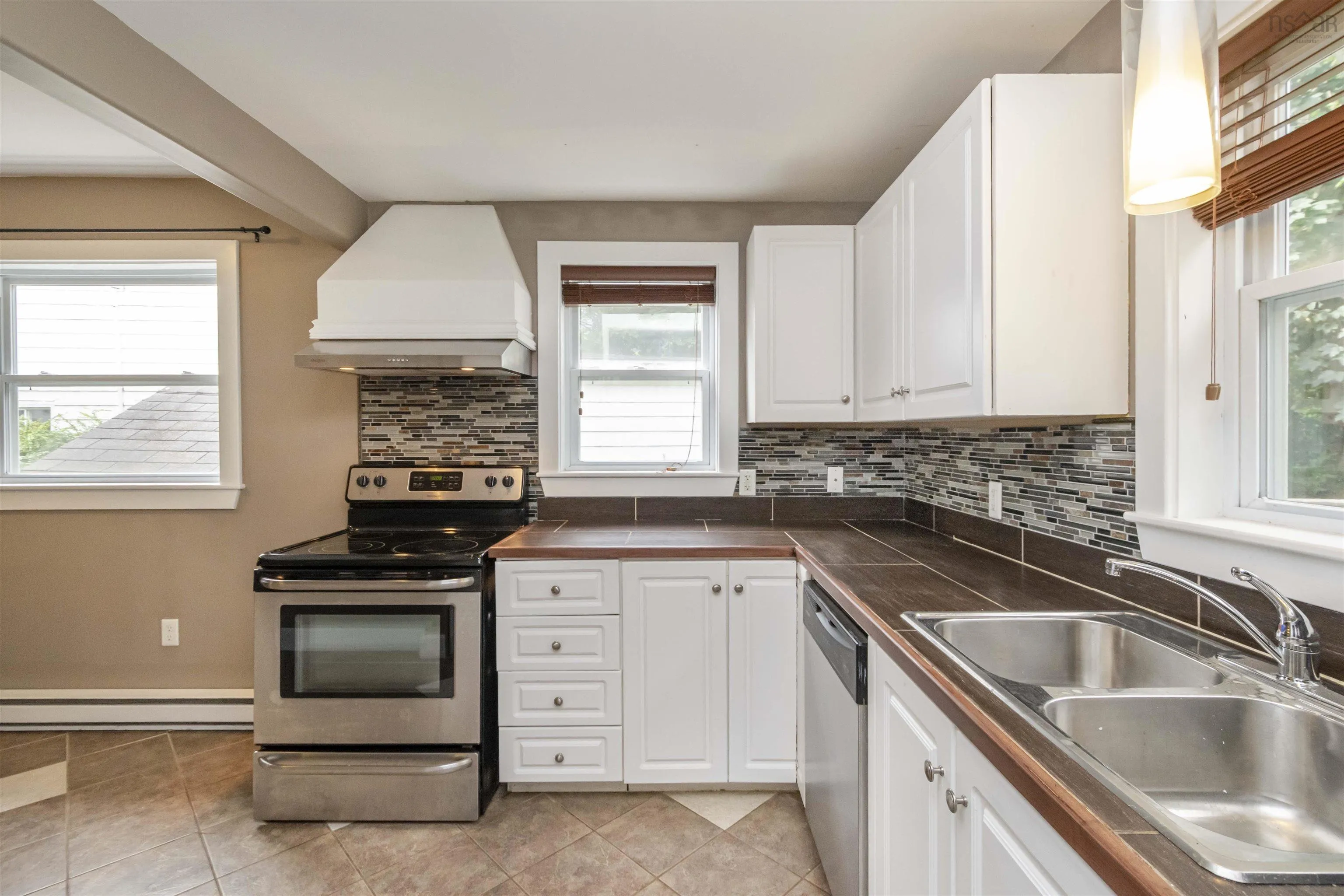 6029 Wells Street, Halifax Peninsula Ns B3k 2m9, 3 Bedrooms Bedrooms, ,2 BathroomsBathrooms,Residential,For Sale,Wells,202507197