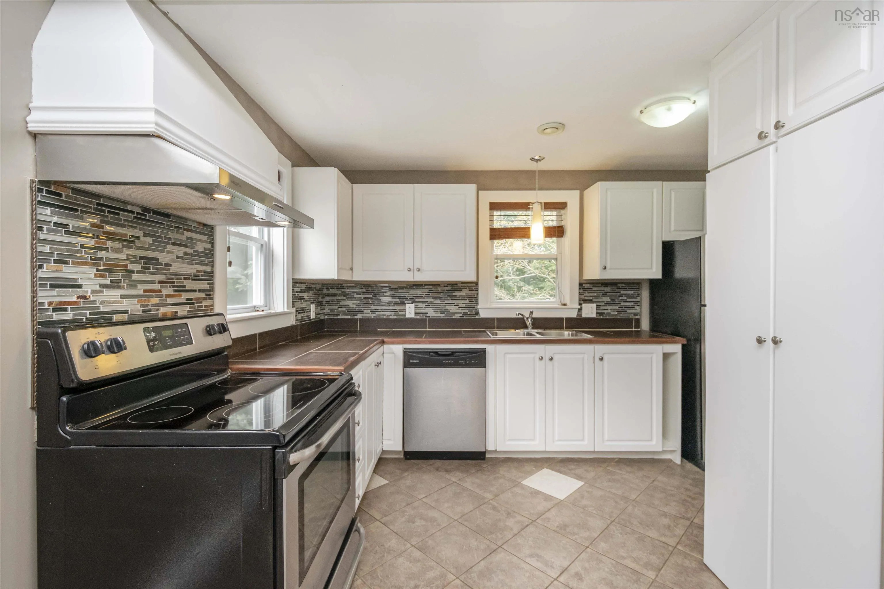 6029 Wells Street, Halifax Peninsula Ns B3k 2m9, 3 Bedrooms Bedrooms, ,2 BathroomsBathrooms,Residential,For Sale,Wells,202507197