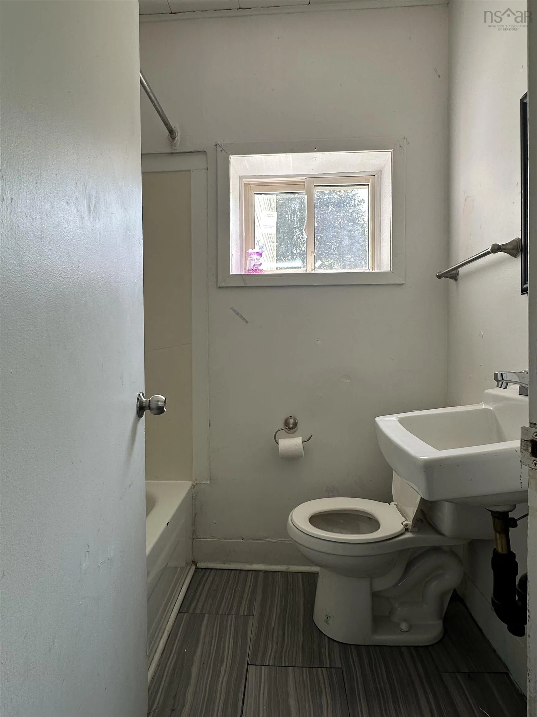 277 Maclean Street, New Glasgow, NS B2H 4N1, 4 Bedrooms Bedrooms, ,Residential Income,For Sale,Maclean,202519133