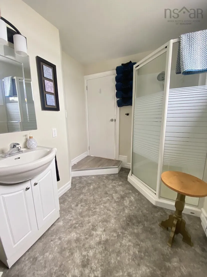 15319 Cabot Trail, Chéticamp, NS B0E 1H0, 4 Bedrooms Bedrooms, ,3 BathroomsBathrooms,Residential,For Sale,Cabot,202513018