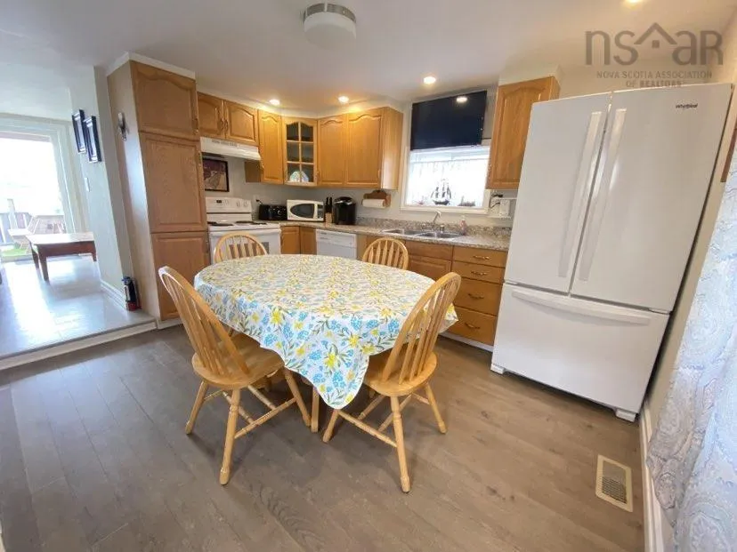 15319 Cabot Trail, Chéticamp, NS B0E 1H0, 4 Bedrooms Bedrooms, ,3 BathroomsBathrooms,Residential,For Sale,Cabot,202513018