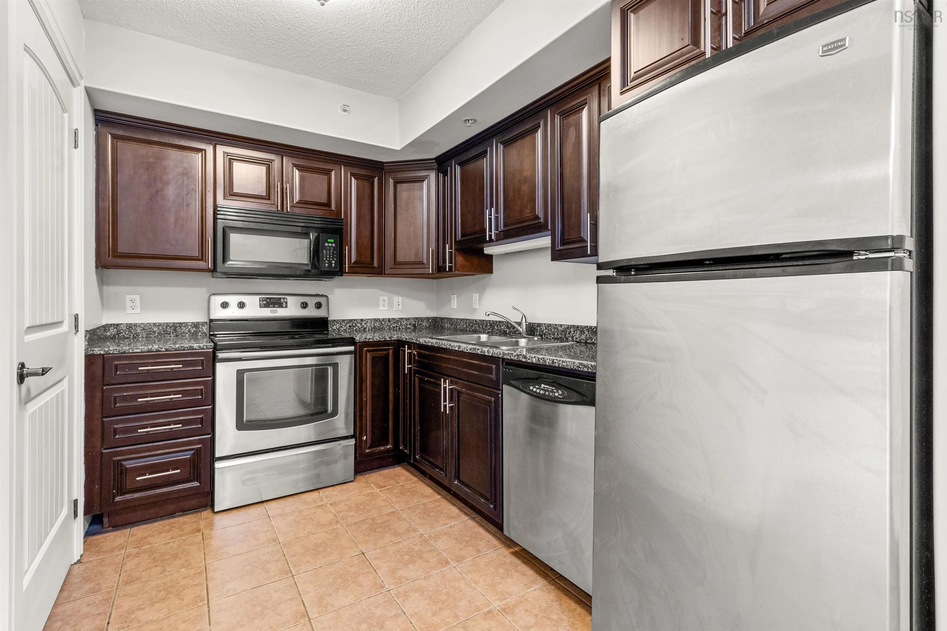 204-5505 Falkland Street, Halifax, NS B3K 0C3, 1 Bedroom Bedrooms, ,1 BathroomBathrooms,Residential,For Sale,Falkland,202517920