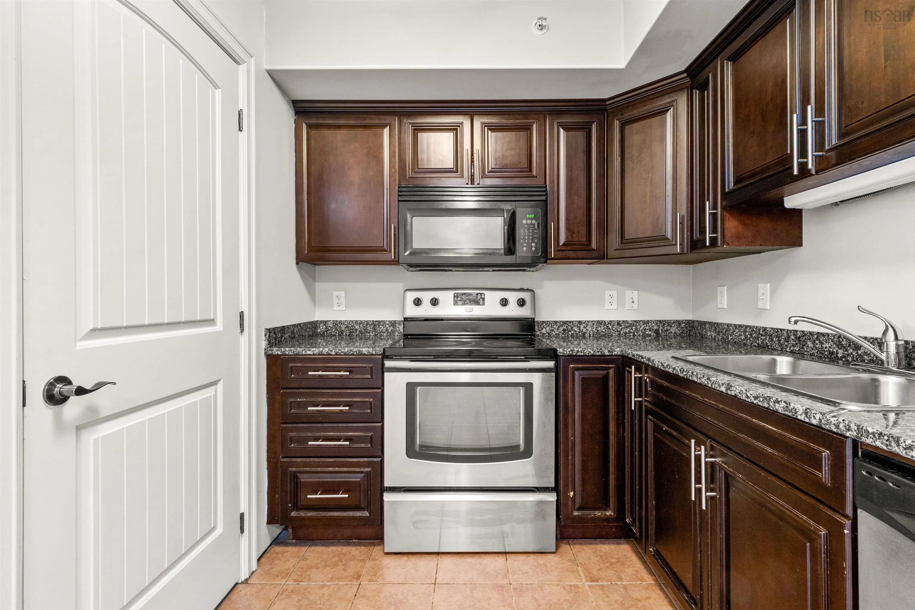 204-5505 Falkland Street, Halifax, NS B3K 0C3, 1 Bedroom Bedrooms, ,1 BathroomBathrooms,Residential,For Sale,Falkland,202517920