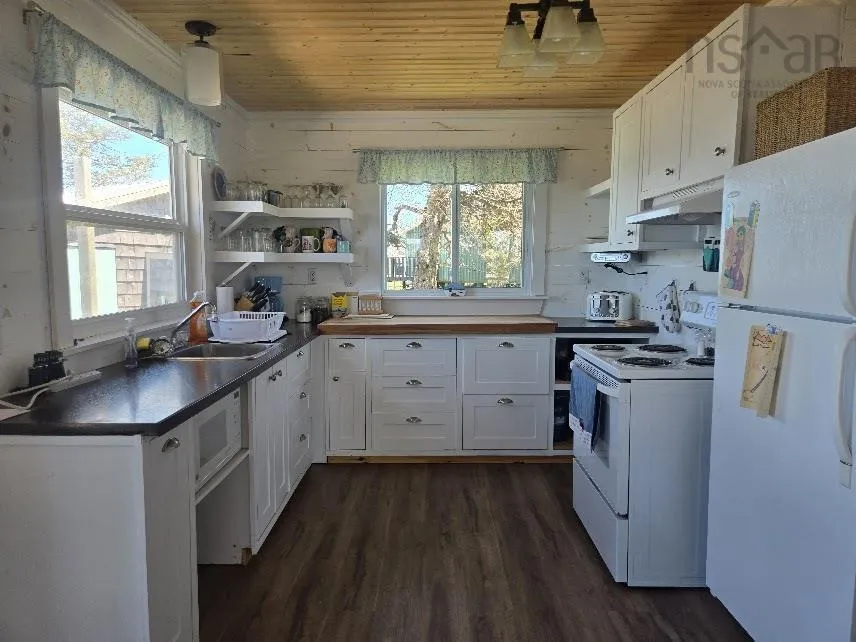 99 Red Cliff Drive, Seafoam Ns B0k 1n0, 3 Bedrooms Bedrooms, ,1 BathroomBathrooms,Residential,For Sale,Red Cliff,202504991