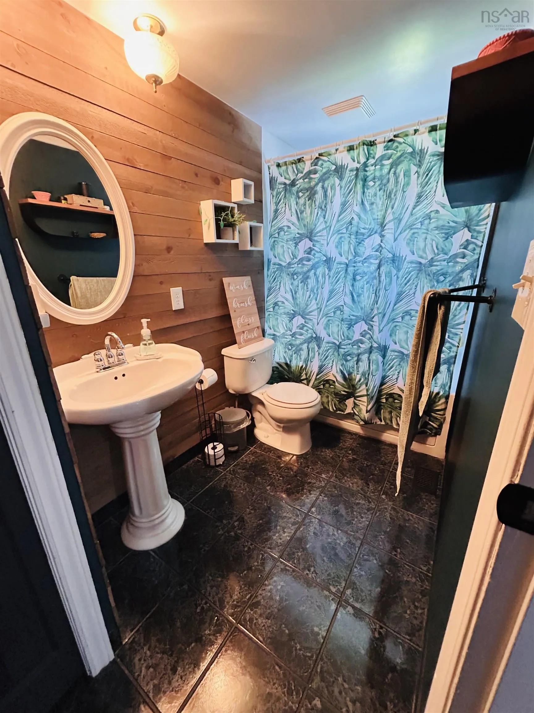 88 Reservior Ave., Glace Bay, NS B1A 4M4, 3 Bedrooms Bedrooms, ,2 BathroomsBathrooms,Residential,For Sale,Reservior Ave.,202522571