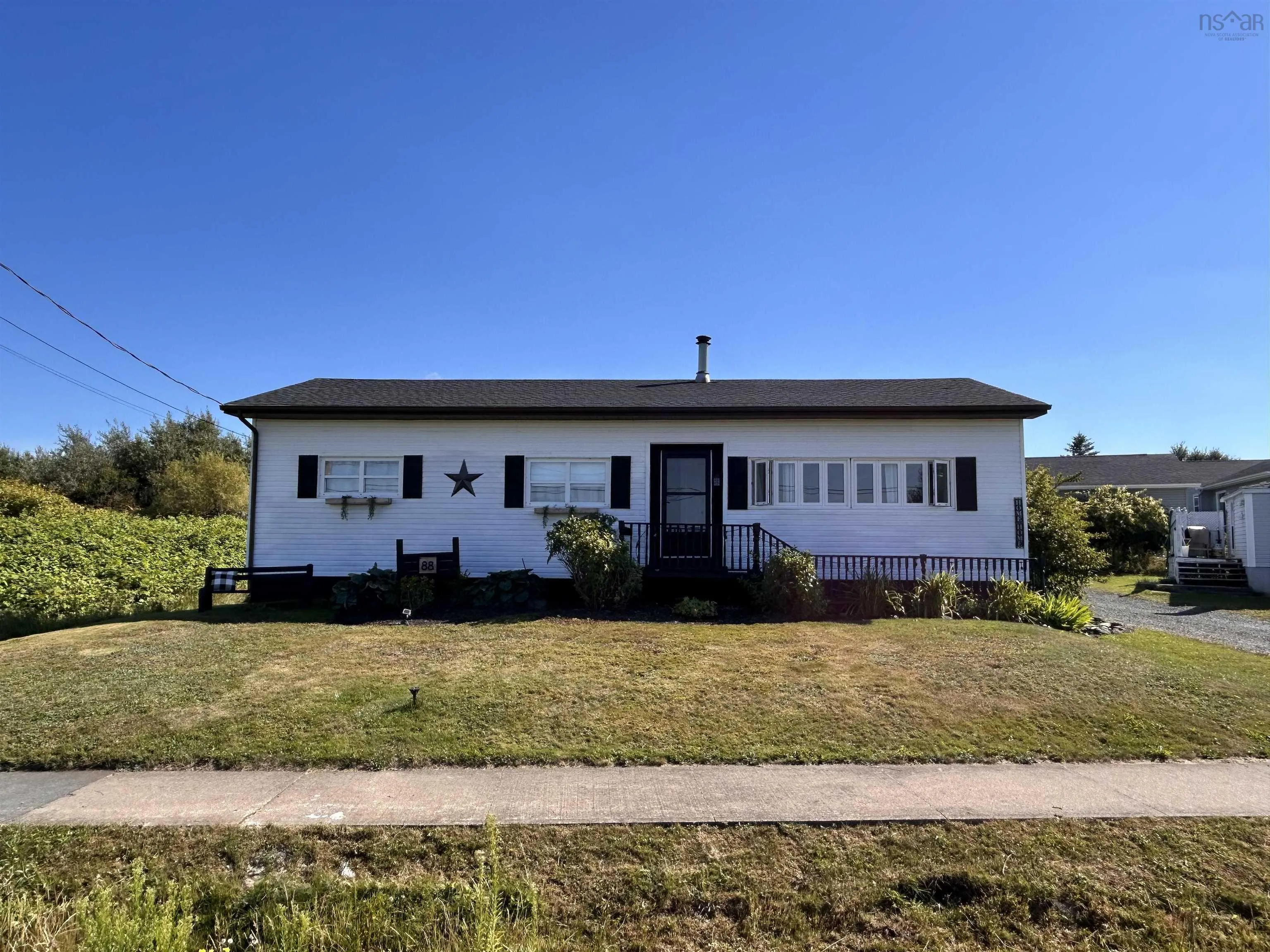 88 Reservior Ave., Glace Bay, NS B1A 4M4, 3 Bedrooms Bedrooms, ,2 BathroomsBathrooms,Residential,For Sale,Reservior Ave.,202522571