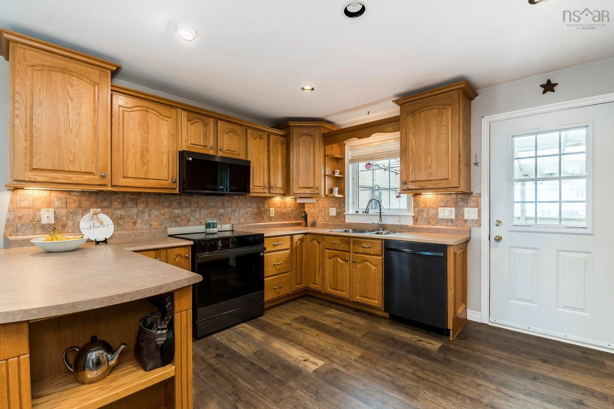 1918 Caldwell Road, Eastern Passage, NS B3G 1J3, 5 Bedrooms Bedrooms, ,Residential Income,For Sale,Caldwell,202523057