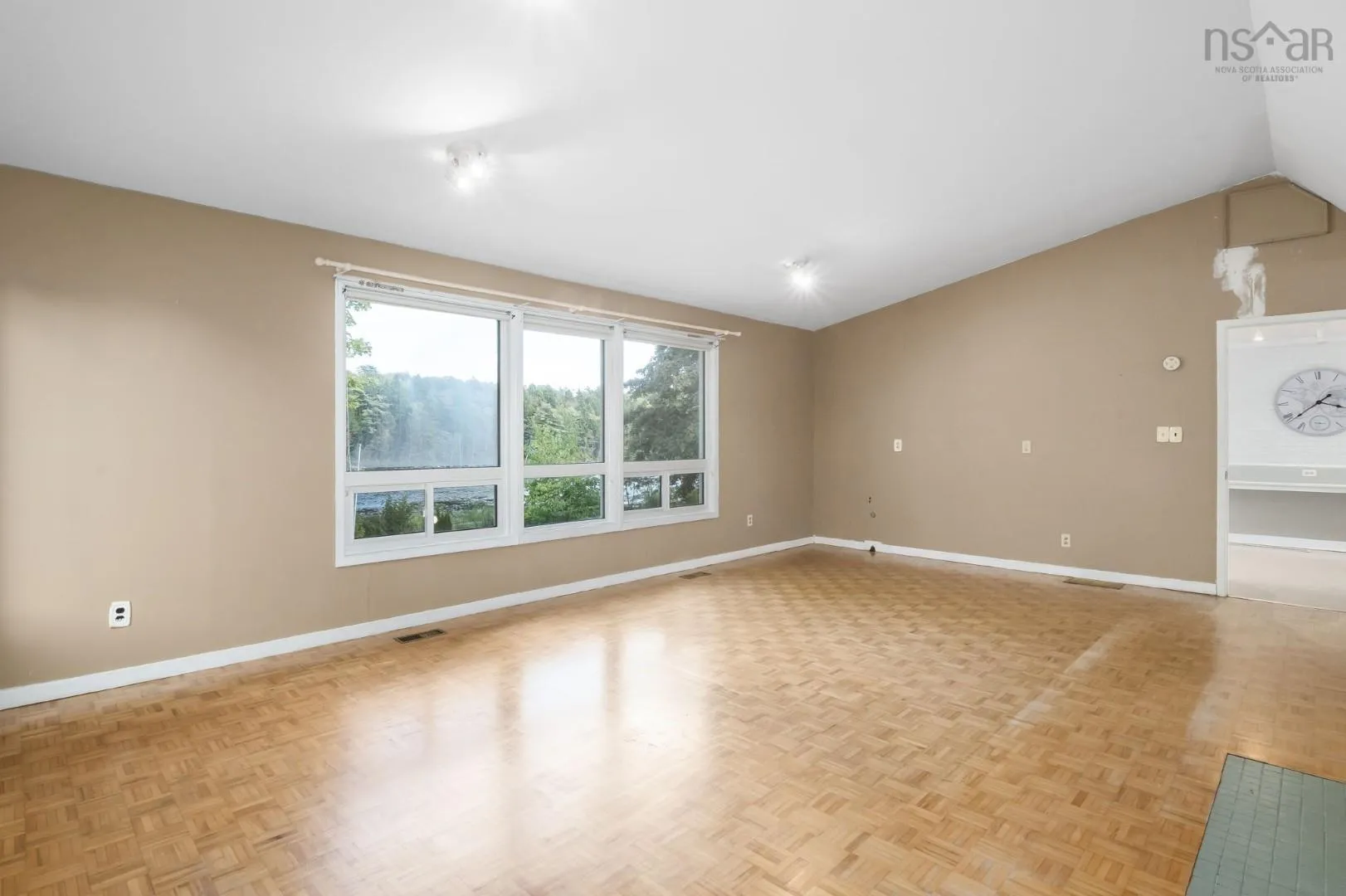 21 Wildwood Boulevard, Dartmouth, NS B2W 2L7, 5 Bedrooms Bedrooms, ,3 BathroomsBathrooms,Residential,For Sale,Wildwood,202525619
