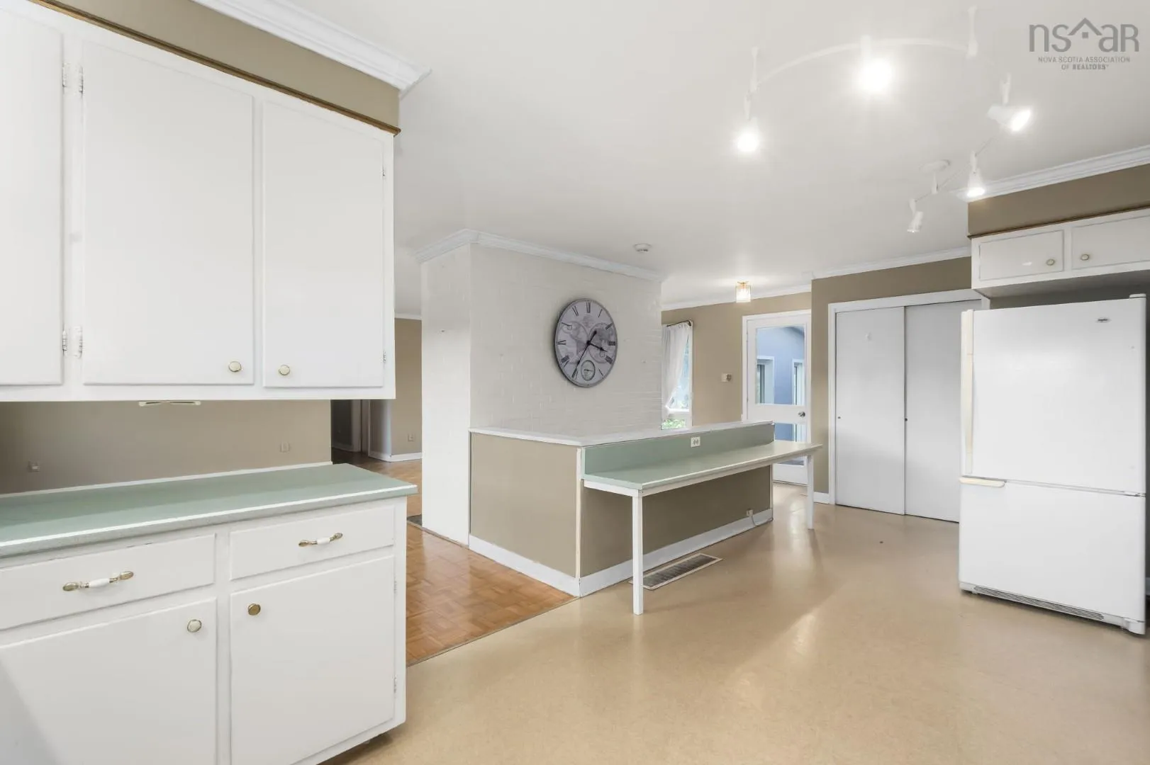 21 Wildwood Boulevard, Dartmouth, NS B2W 2L7, 5 Bedrooms Bedrooms, ,3 BathroomsBathrooms,Residential,For Sale,Wildwood,202525619