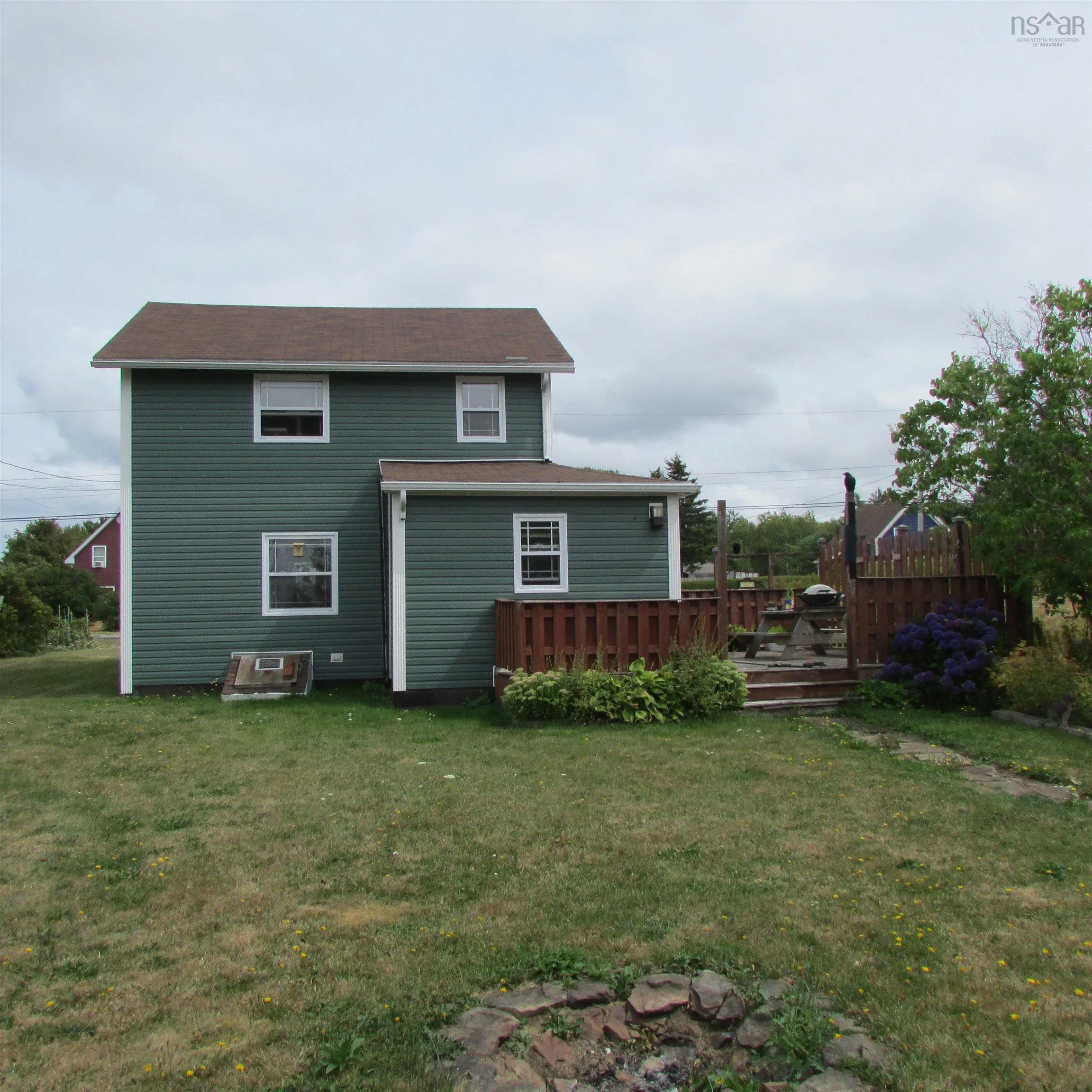 40 Crescent Street, Sydney Mines, NS B1V 2P3, 2 Bedrooms Bedrooms, ,1 BathroomBathrooms,Residential,For Sale,Crescent,202521574