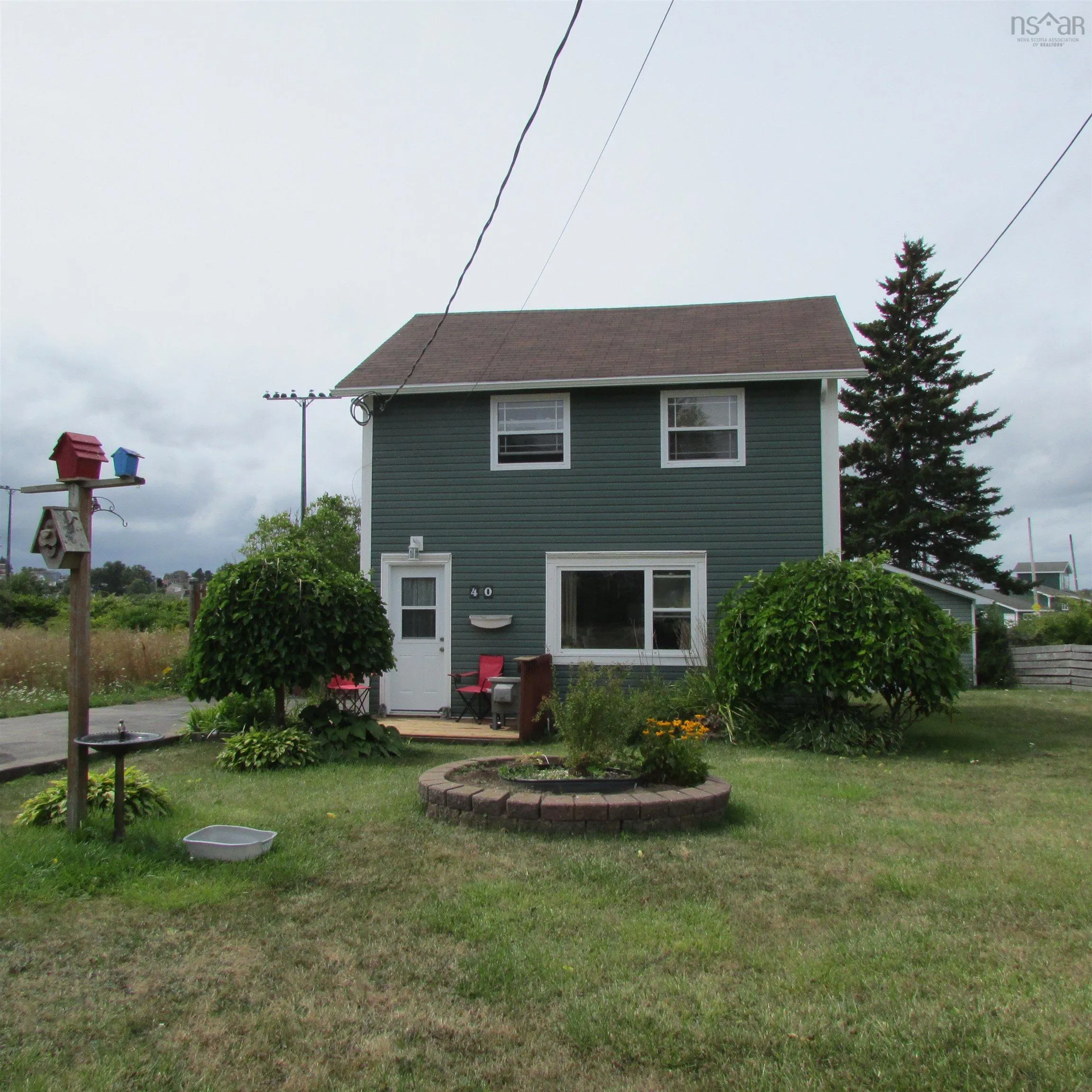 40 Crescent Street, Sydney Mines, NS B1V 2P3, 2 Bedrooms Bedrooms, ,1 BathroomBathrooms,Residential,For Sale,Crescent,202521574