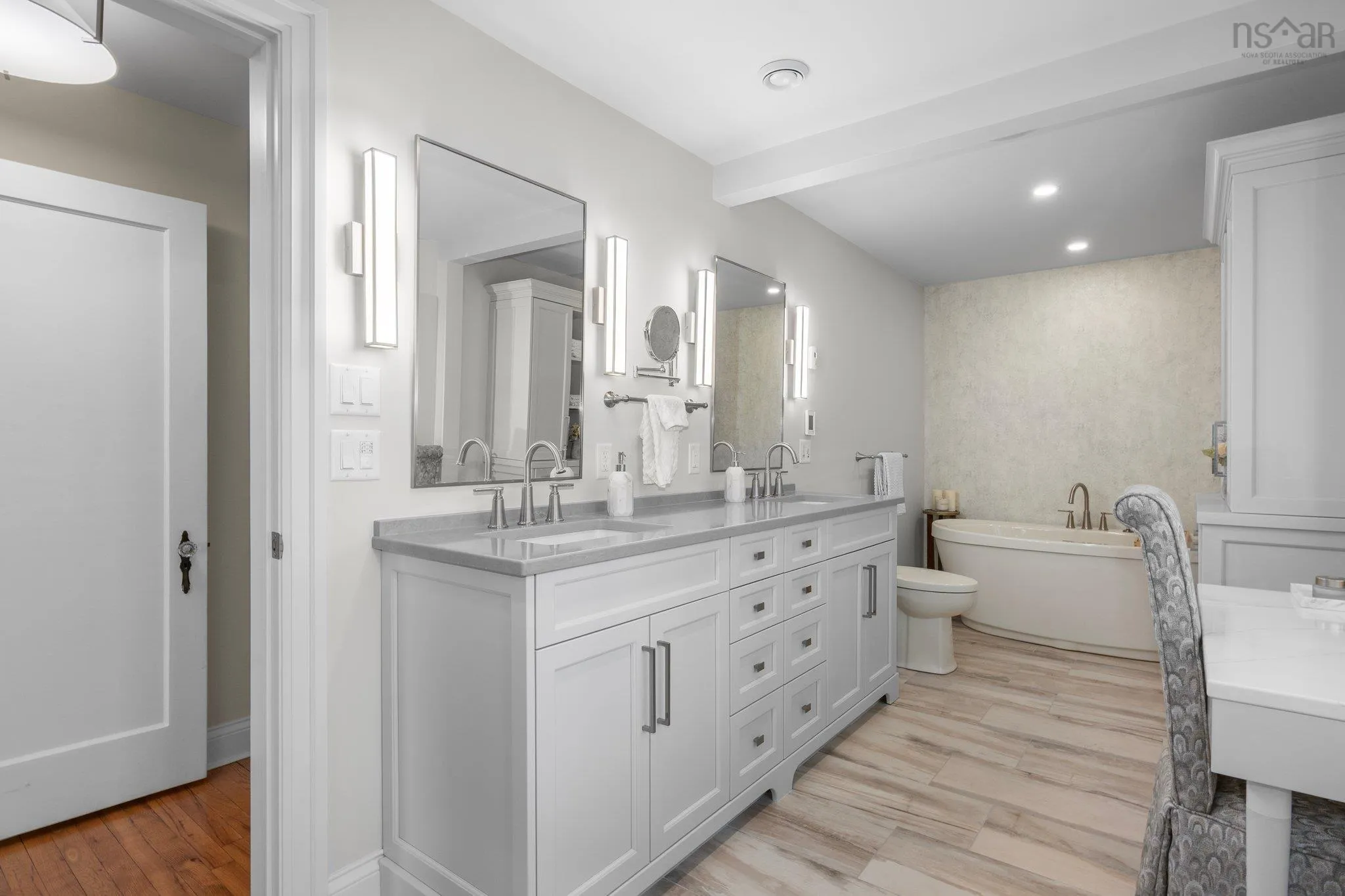 1111 Rockcliffe Street, Halifax, NS B3H 3Y7, 4 Bedrooms Bedrooms, ,4 BathroomsBathrooms,Residential,For Sale,Rockcliffe,202517596