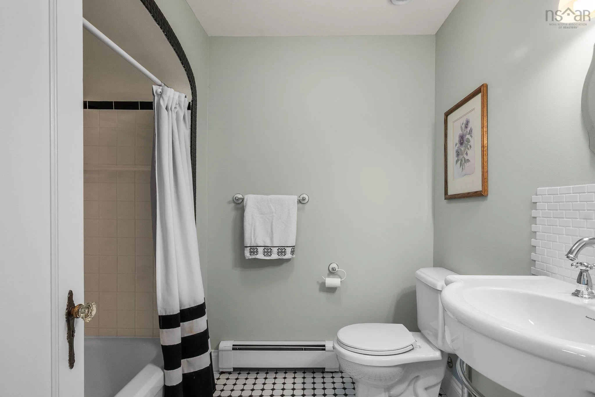 1111 Rockcliffe Street, Halifax, NS B3H 3Y7, 4 Bedrooms Bedrooms, ,4 BathroomsBathrooms,Residential,For Sale,Rockcliffe,202517596