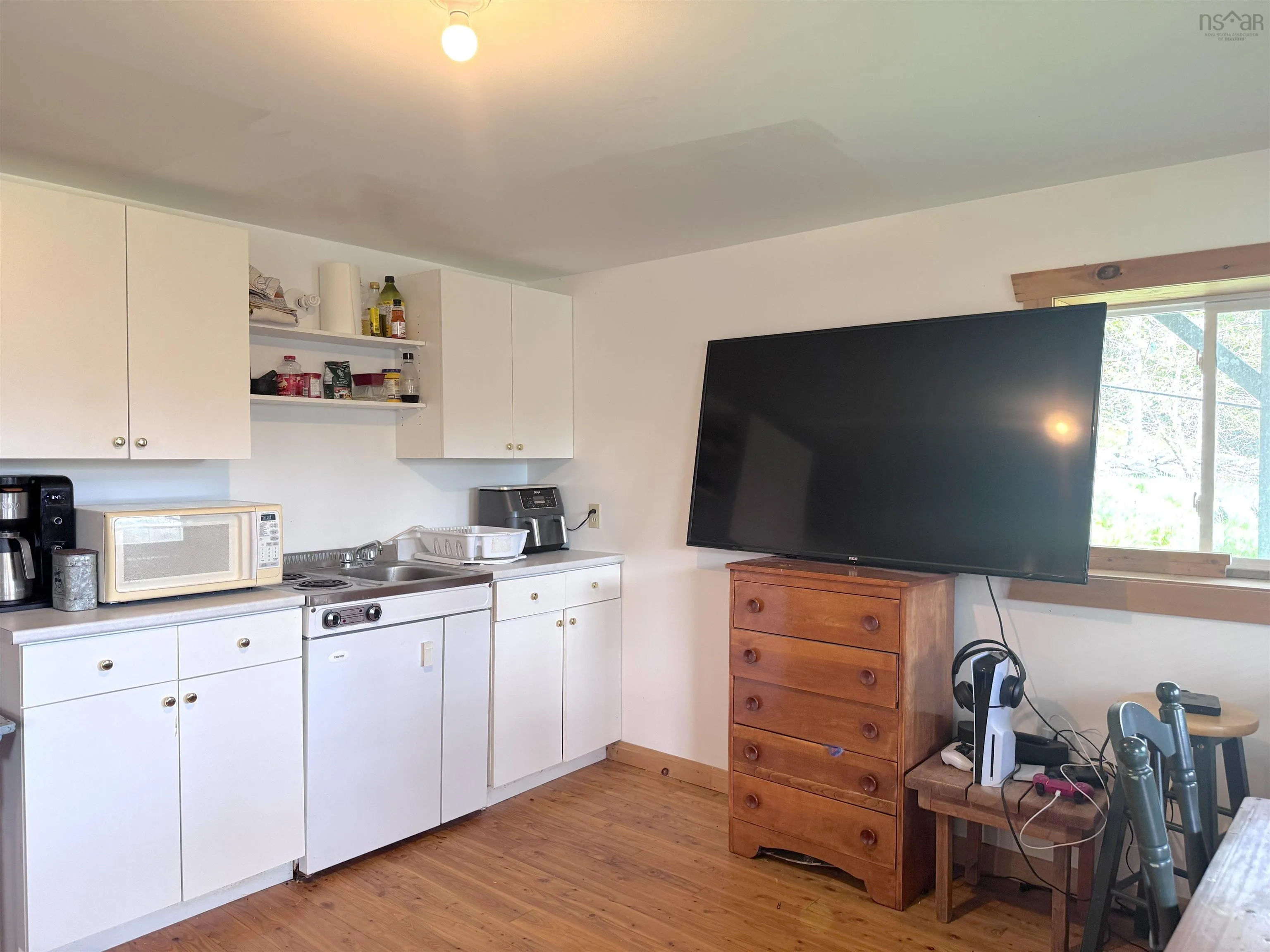 215 Helmuts Lane, Cleveland, NS B0E 1J0, 4 Bedrooms Bedrooms, ,3 BathroomsBathrooms,Residential,For Sale,Helmuts,202511602