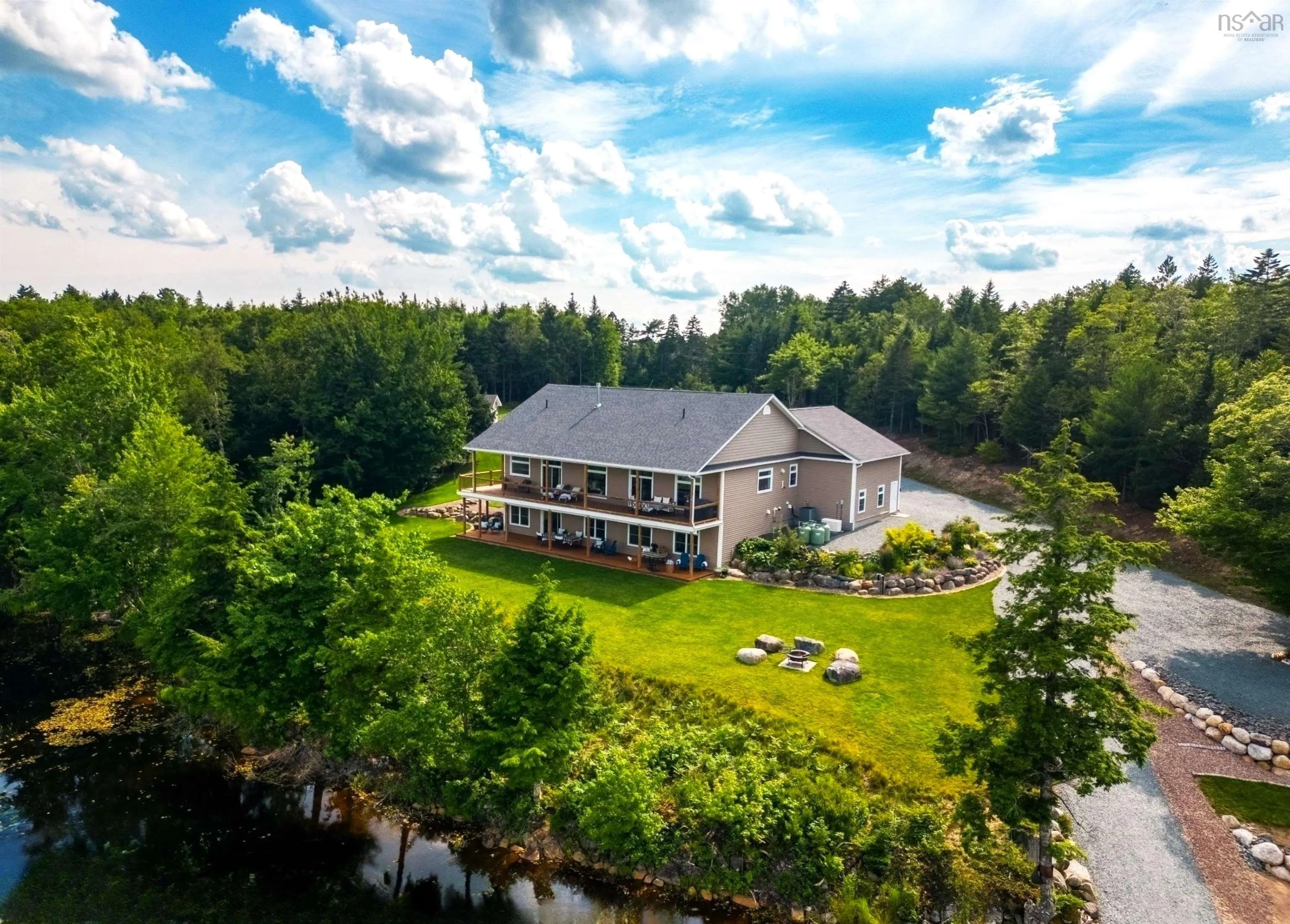 197 Somerset Road, Italy Cross Ns B4v 0m1, 3 Bedrooms Bedrooms, ,3 BathroomsBathrooms,Residential,For Sale,Somerset,202501615