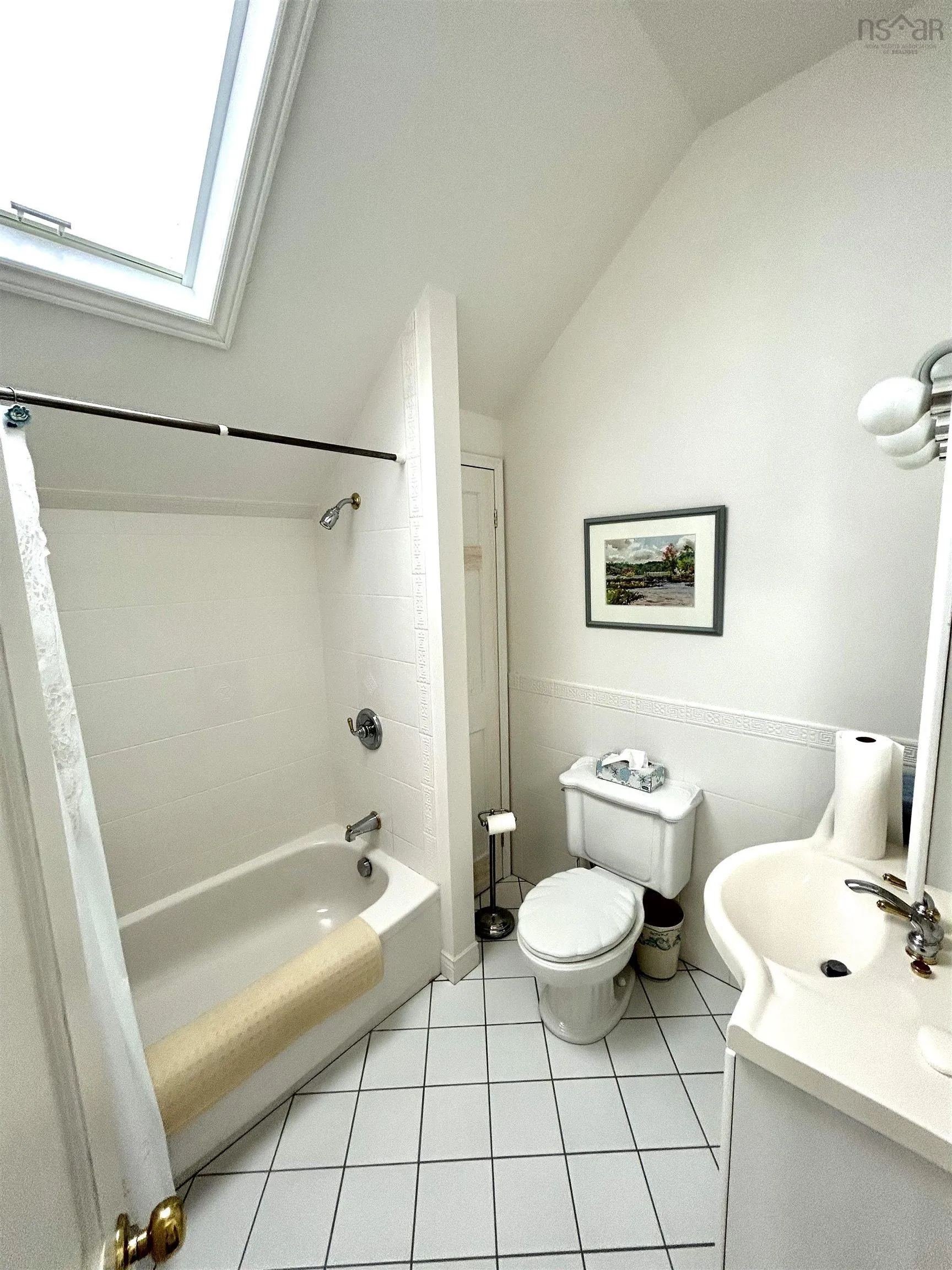 70 Water Street, Baddeck, NS B0E 1B0, 3 Bedrooms Bedrooms, ,2 BathroomsBathrooms,Residential,For Sale,Water,202511297