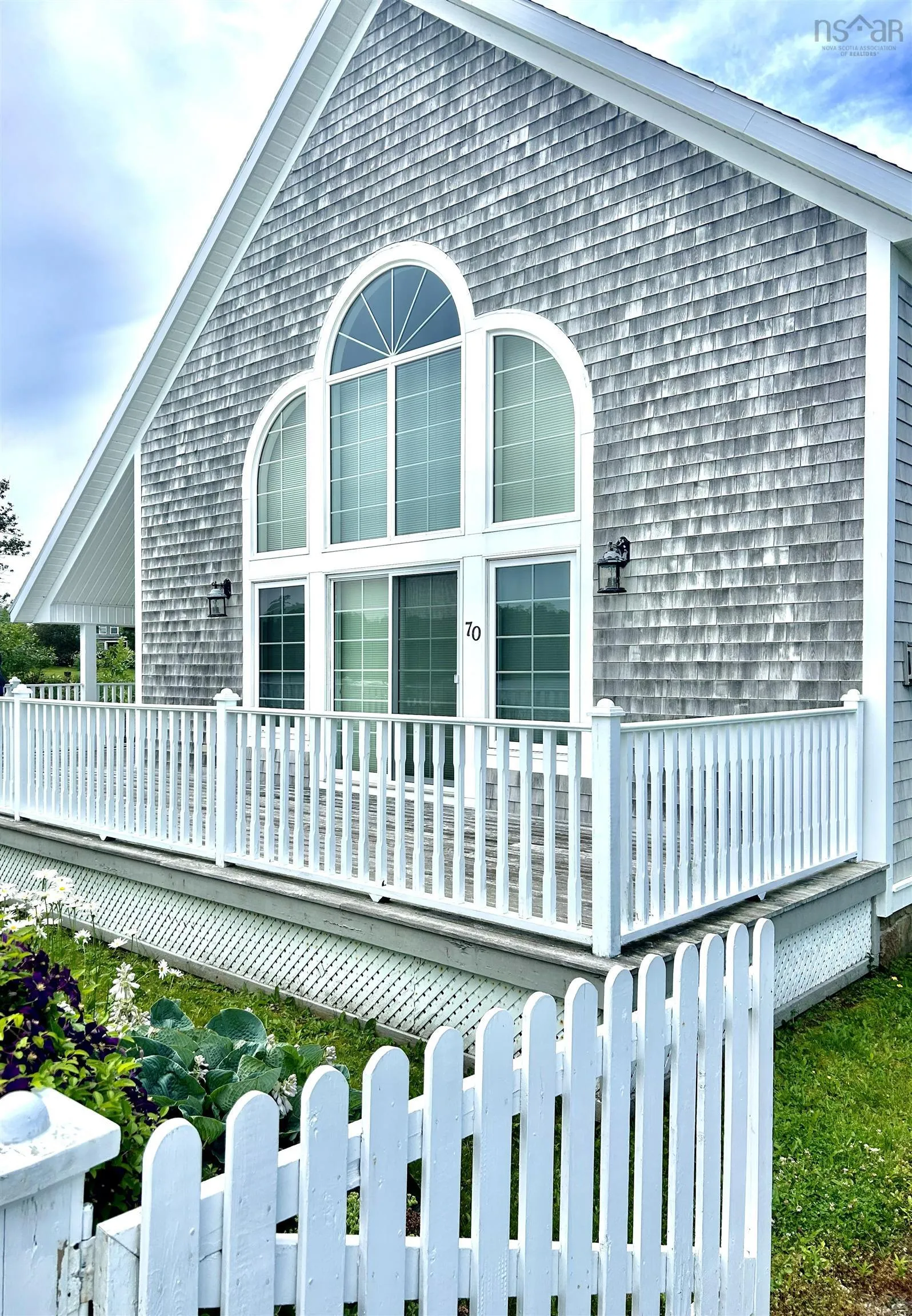 70 Water Street, Baddeck, NS B0E 1B0, 3 Bedrooms Bedrooms, ,2 BathroomsBathrooms,Residential,For Sale,Water,202511297