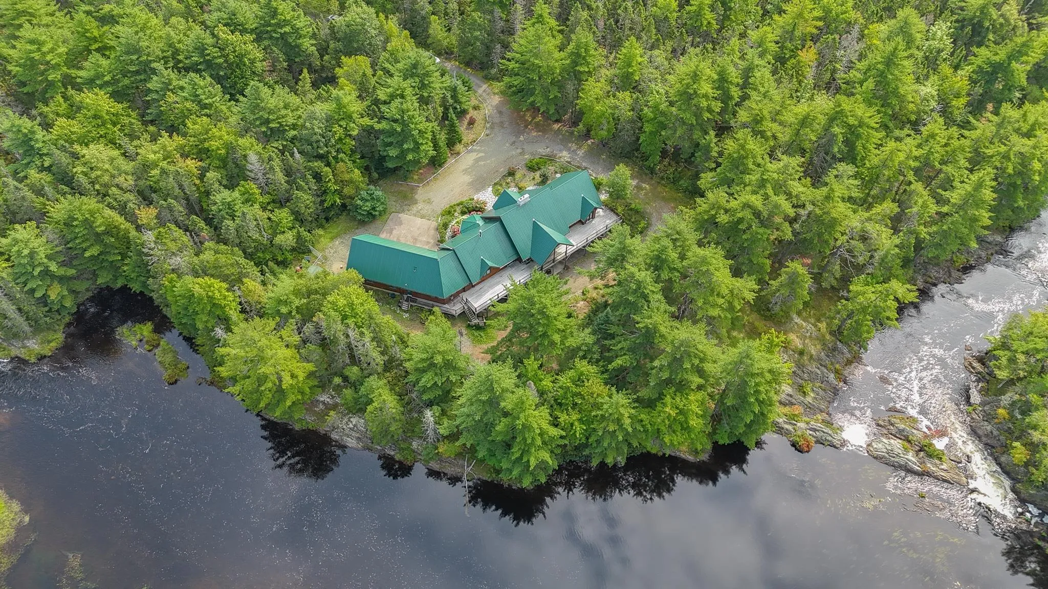 1591 Newburne Road, Newburne, NS B0R 1A0, 4 Bedrooms Bedrooms, ,4 BathroomsBathrooms,Residential,For Sale,Newburne,202513240