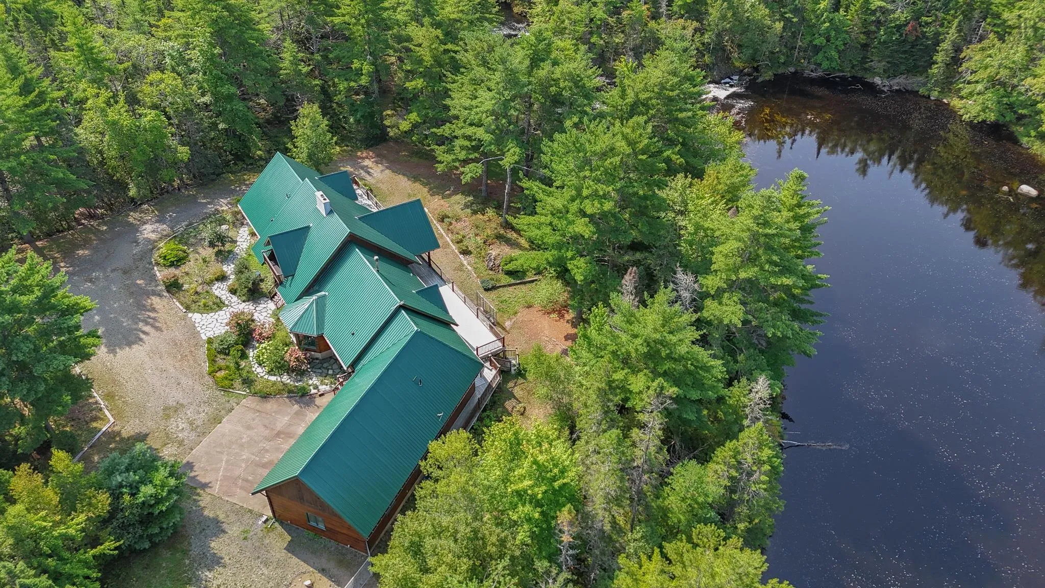 1591 Newburne Road, Newburne, NS B0R 1A0, 4 Bedrooms Bedrooms, ,4 BathroomsBathrooms,Residential,For Sale,Newburne,202513240