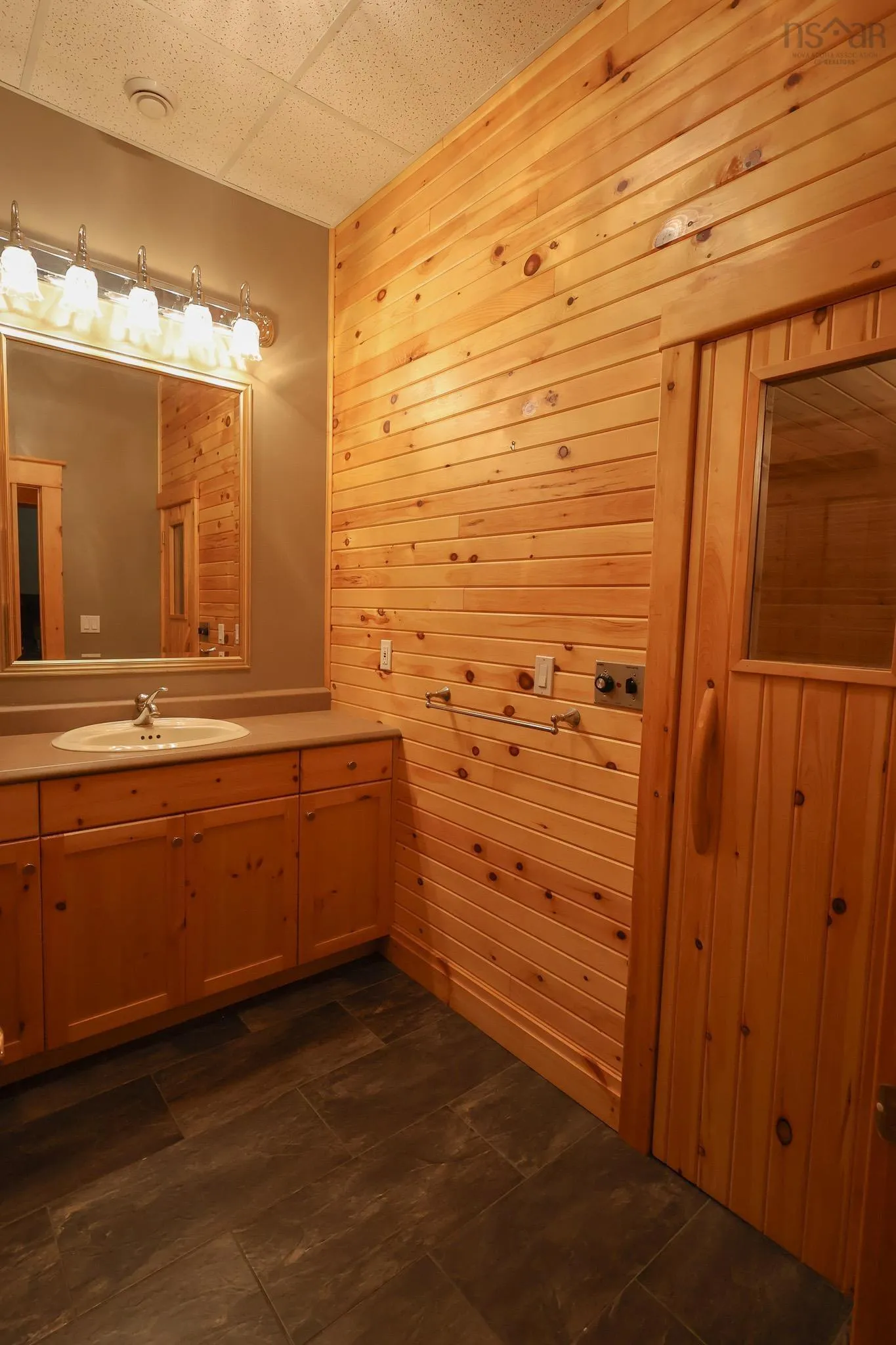 1591 Newburne Road, Newburne, NS B0R 1A0, 4 Bedrooms Bedrooms, ,4 BathroomsBathrooms,Residential,For Sale,Newburne,202513240