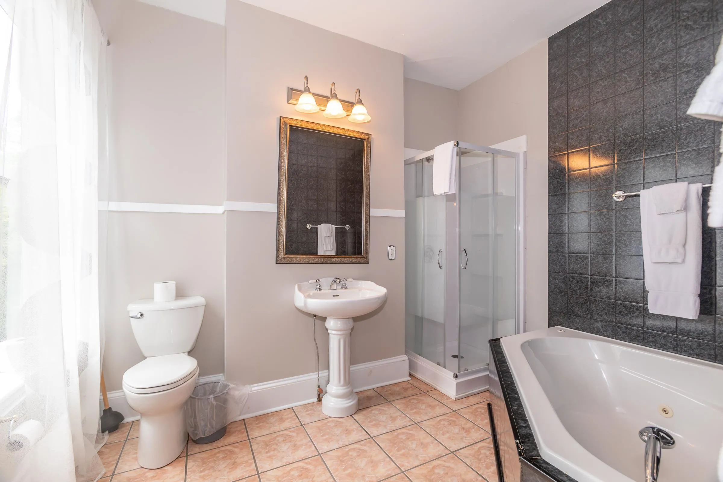 548 St. George Street, Annapolis Royal Ns B0s 1a0, ,Commercial Sale,For Sale,St. George Street,202400631