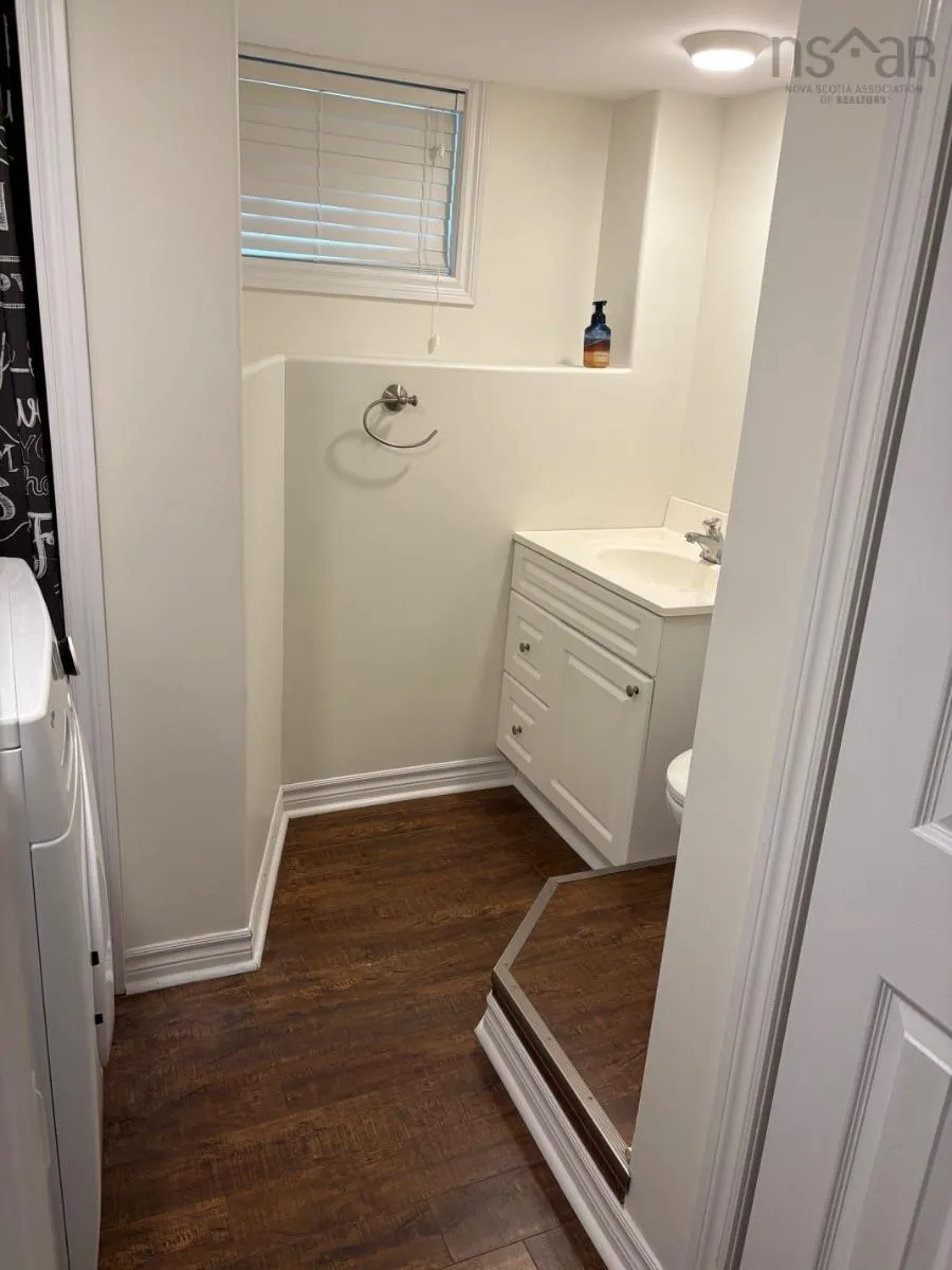 9 Dowell Drive, Halifax, NS B3M 2M2, 3 Bedrooms Bedrooms, ,2 BathroomsBathrooms,Residential,For Sale,Dowell,202520972