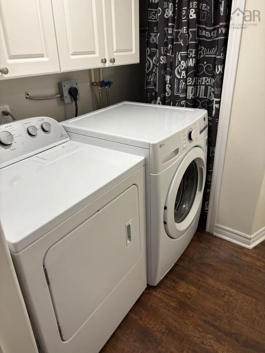 9 Dowell Drive, Halifax, NS B3M 2M2, 3 Bedrooms Bedrooms, ,2 BathroomsBathrooms,Residential,For Sale,Dowell,202520972