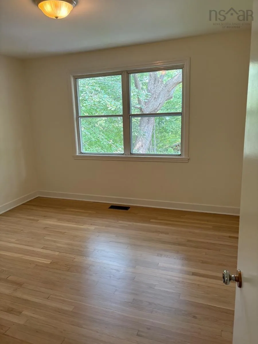 9 Dowell Drive, Halifax, NS B3M 2M2, 3 Bedrooms Bedrooms, ,2 BathroomsBathrooms,Residential,For Sale,Dowell,202520972