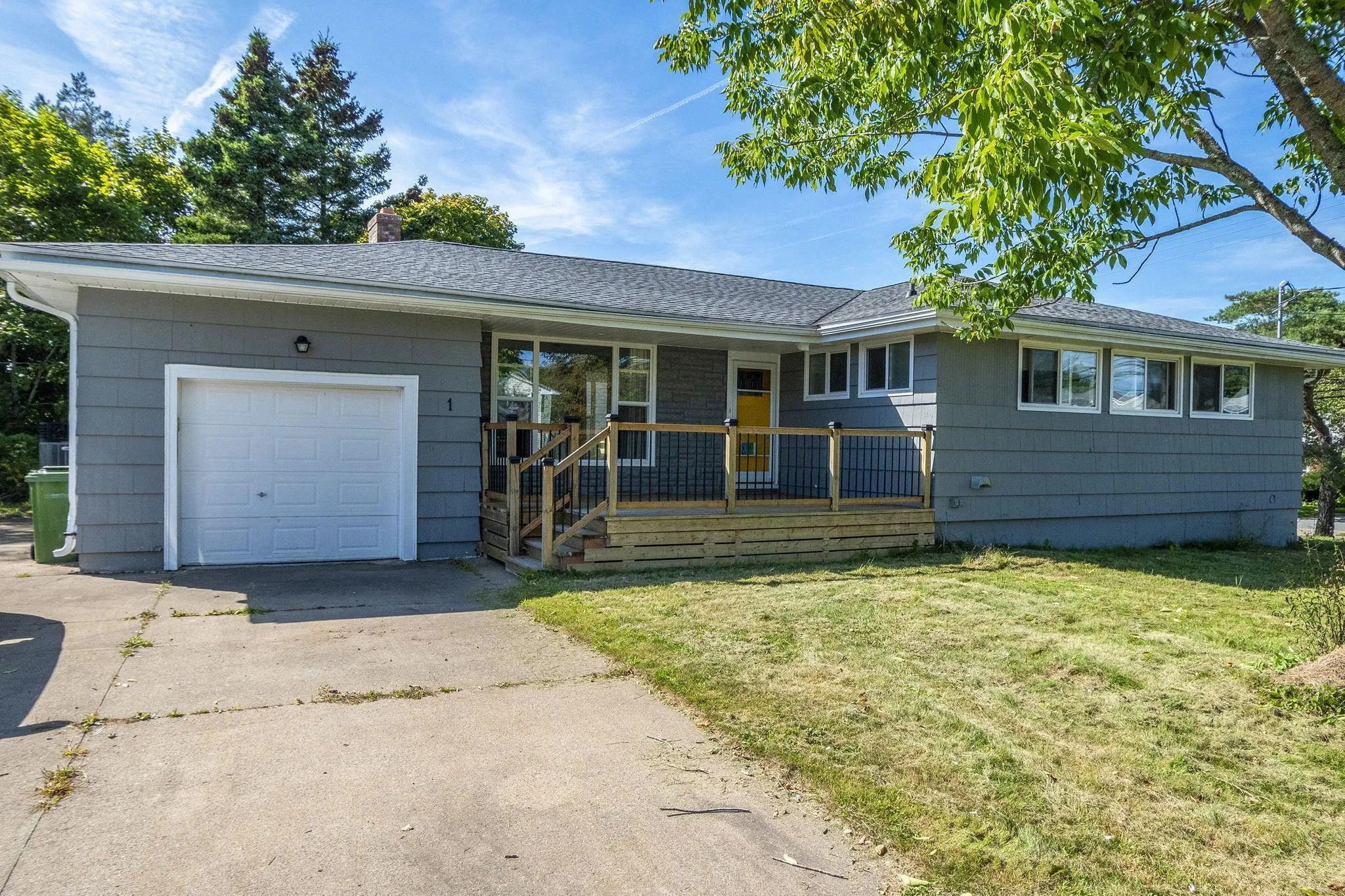 1 Grandview Drive, Dartmouth, NS B2W 1X4, 6 Bedrooms Bedrooms, ,4 BathroomsBathrooms,Residential,For Sale,Grandview,202523786