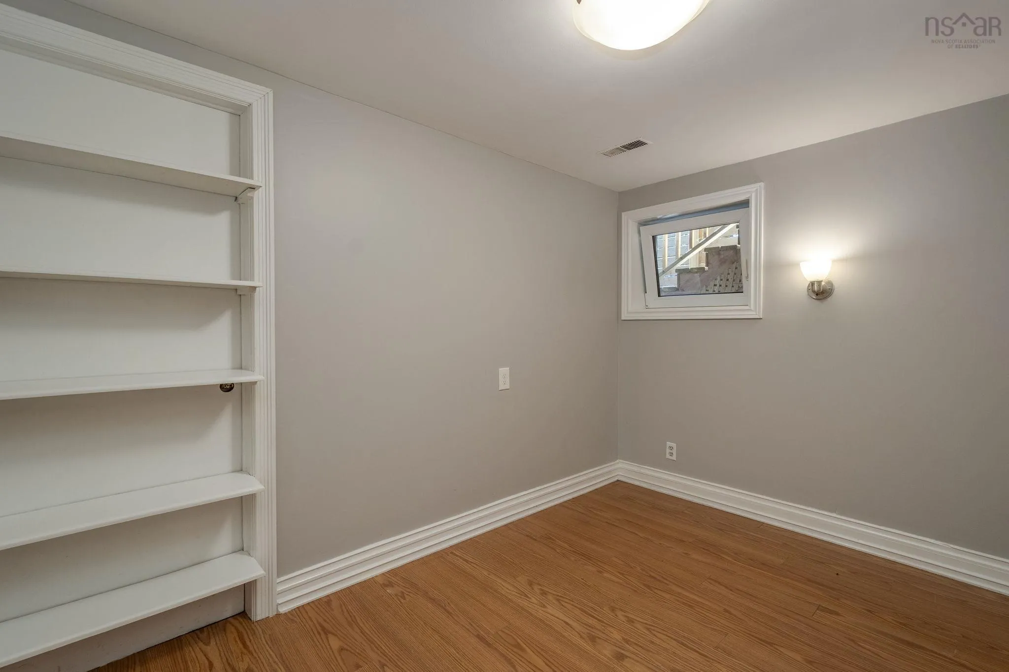 1 Grandview Drive, Dartmouth, NS B2W 1X4, 6 Bedrooms Bedrooms, ,4 BathroomsBathrooms,Residential,For Sale,Grandview,202523786