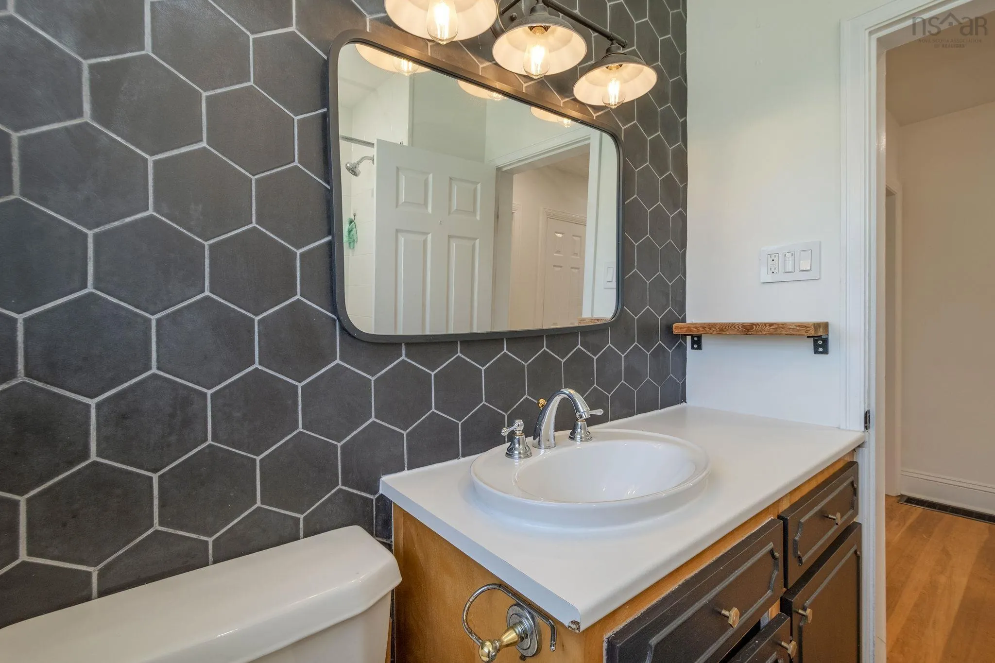 1 Grandview Drive, Dartmouth, NS B2W 1X4, 6 Bedrooms Bedrooms, ,4 BathroomsBathrooms,Residential,For Sale,Grandview,202523786