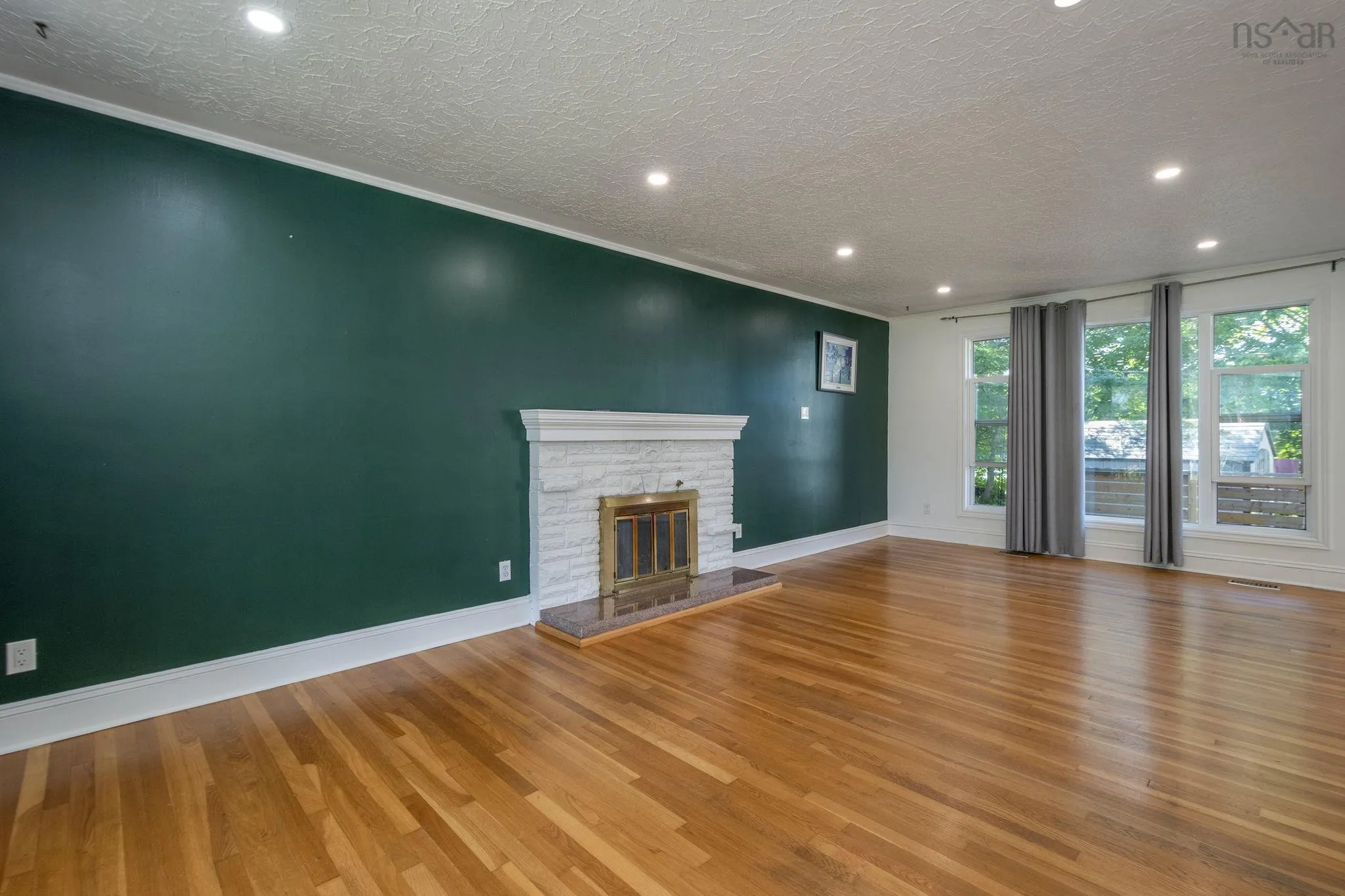 1 Grandview Drive, Dartmouth, NS B2W 1X4, 6 Bedrooms Bedrooms, ,4 BathroomsBathrooms,Residential,For Sale,Grandview,202523786