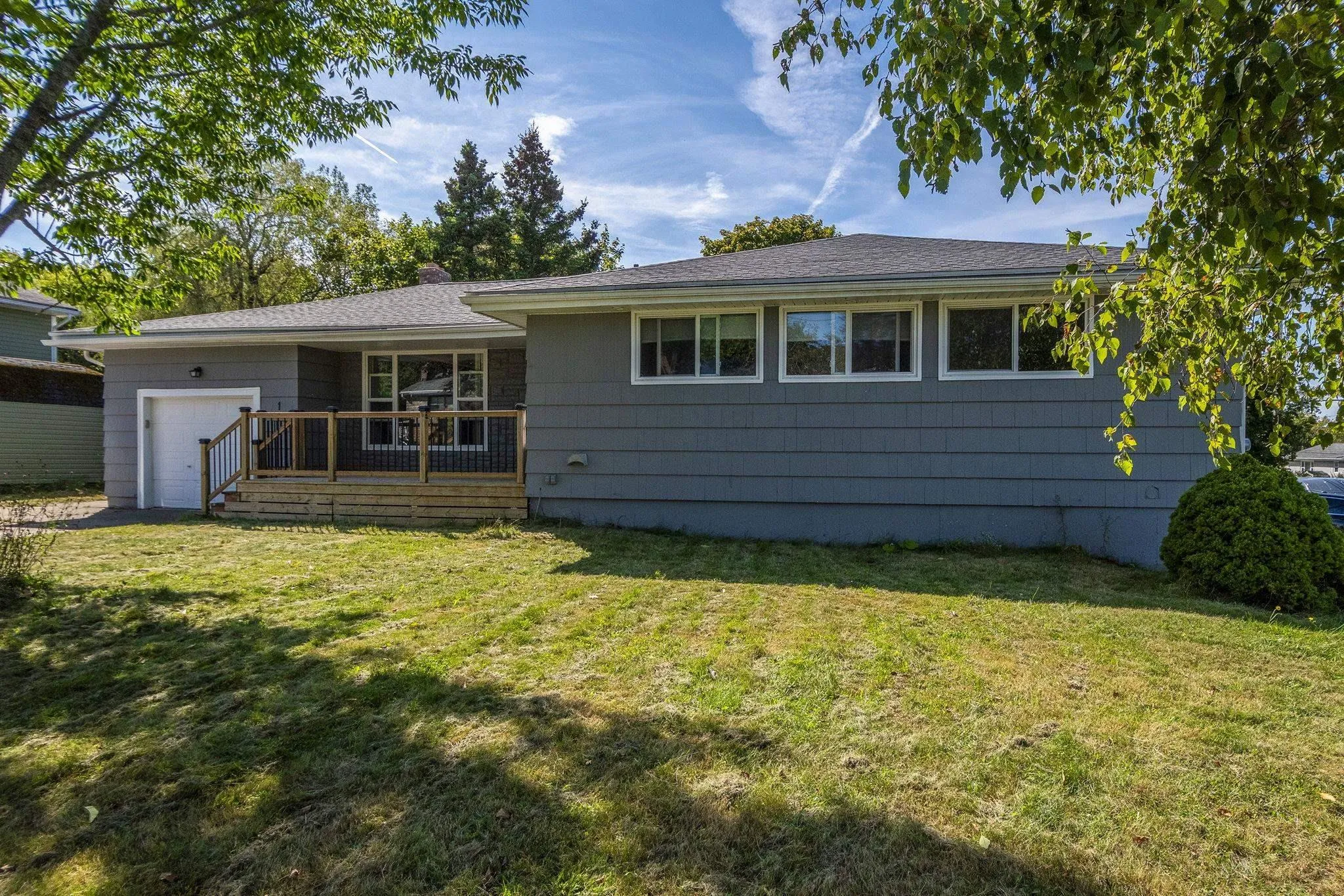 1 Grandview Drive, Dartmouth, NS B2W 1X4, 6 Bedrooms Bedrooms, ,4 BathroomsBathrooms,Residential,For Sale,Grandview,202523786