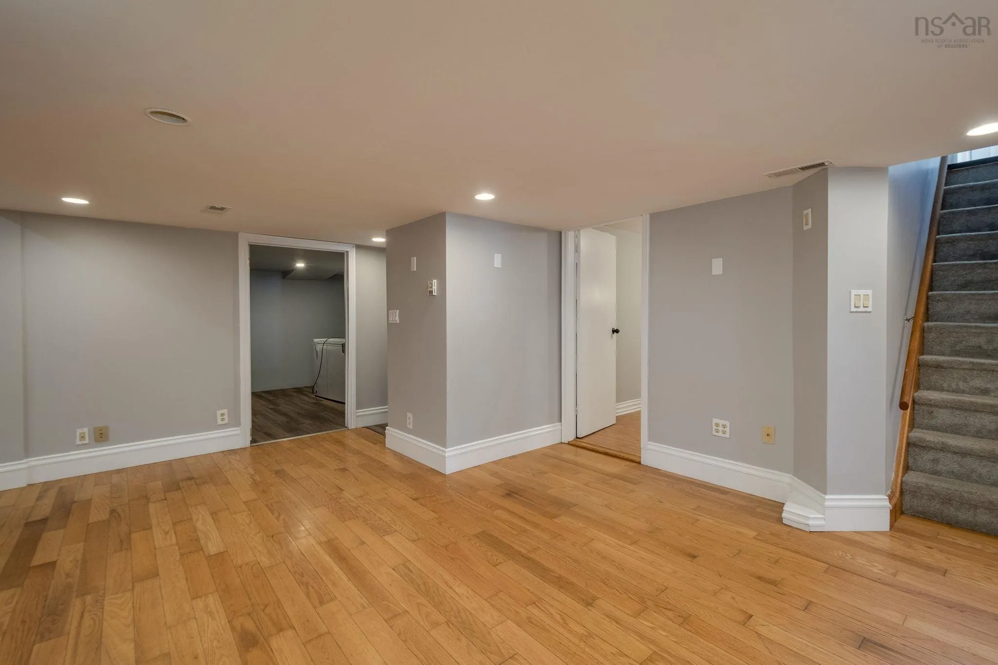 1 Grandview Drive, Dartmouth, NS B2W 1X4, 6 Bedrooms Bedrooms, ,4 BathroomsBathrooms,Residential,For Sale,Grandview,202523786