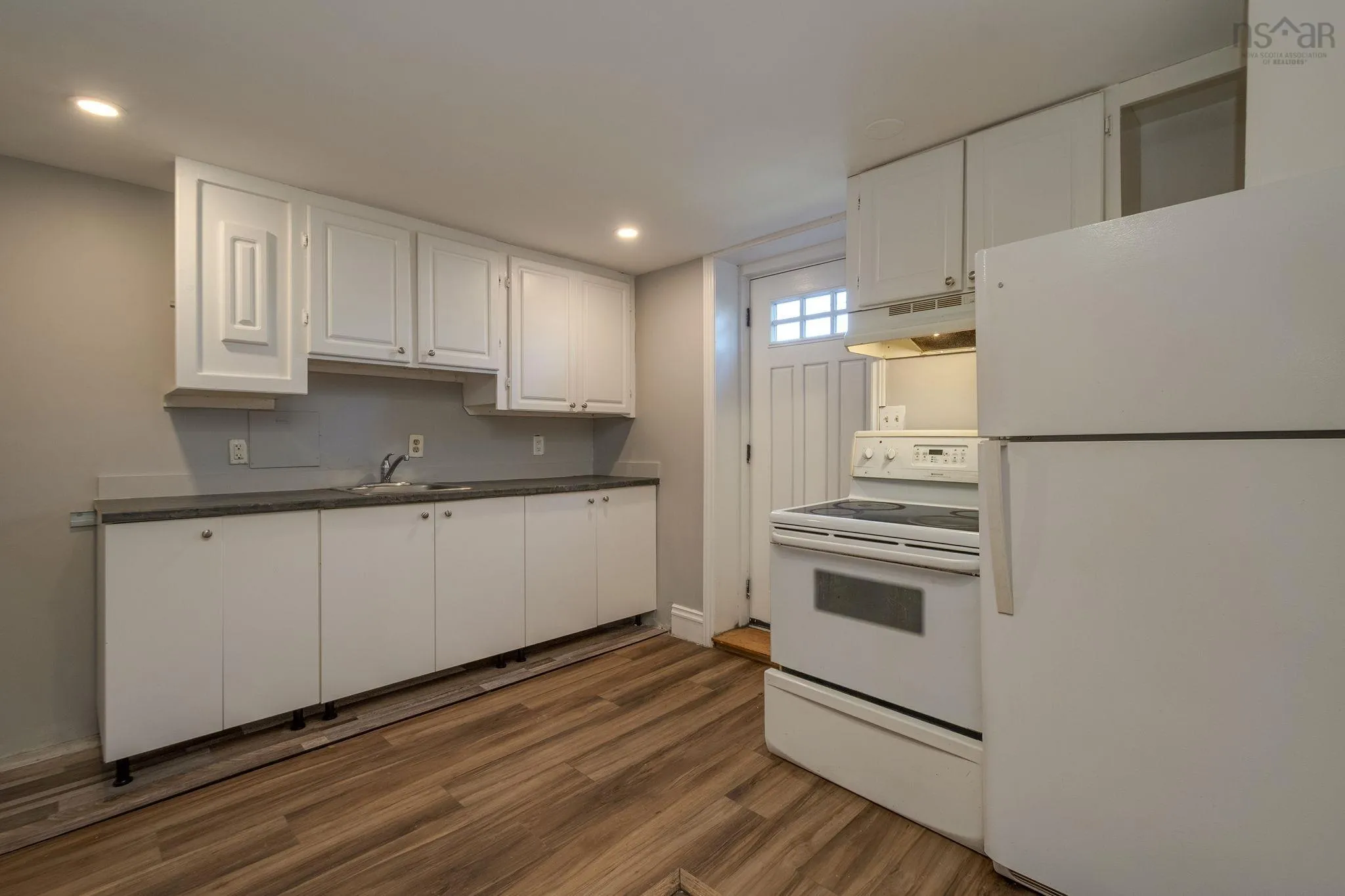 1 Grandview Drive, Dartmouth, NS B2W 1X4, 6 Bedrooms Bedrooms, ,4 BathroomsBathrooms,Residential,For Sale,Grandview,202523786