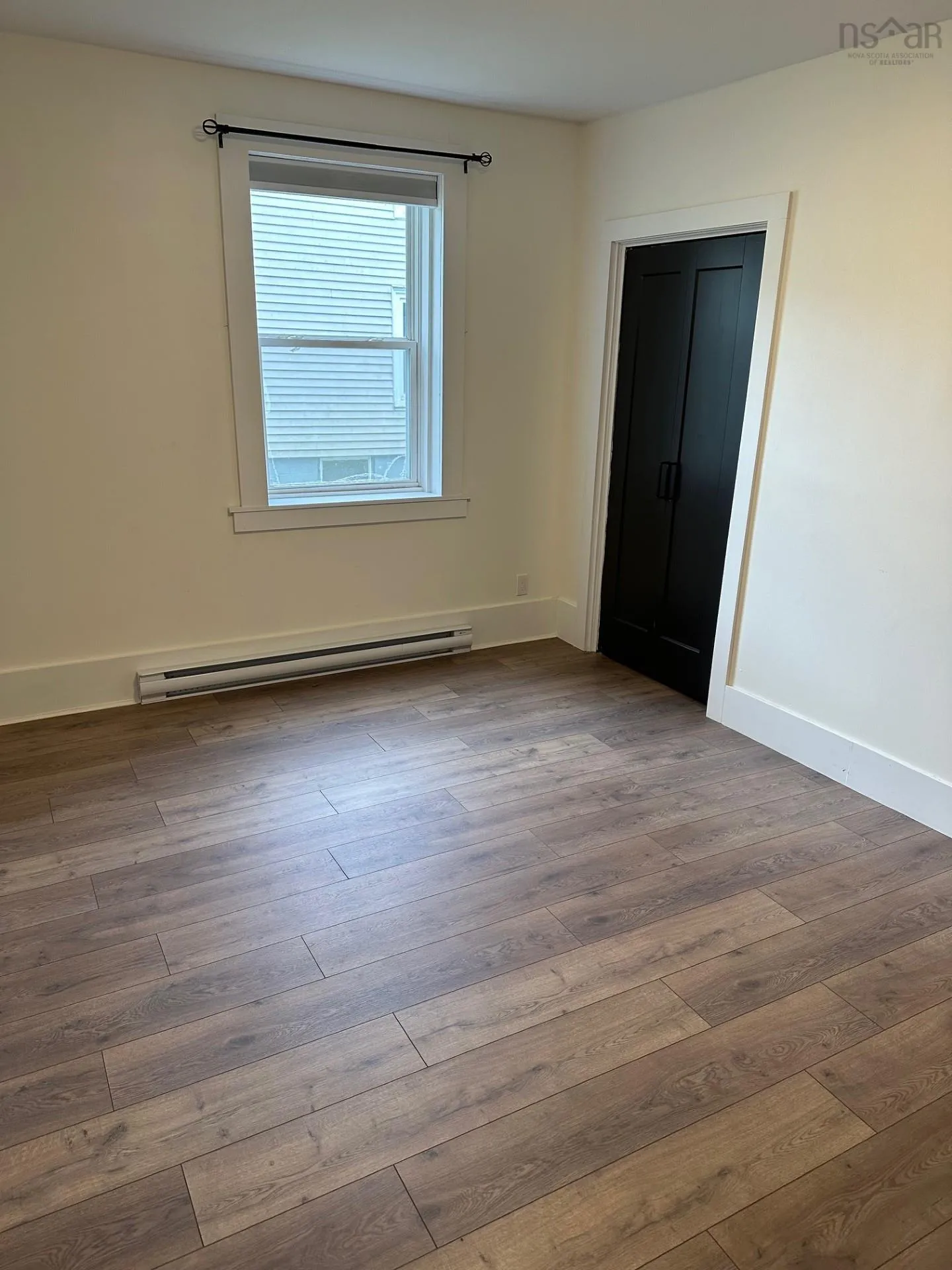 477-479 Main Street, Yarmouth, NS B5A 1H2, 5 Bedrooms Bedrooms, ,Residential Income,For Sale,Main,202520527