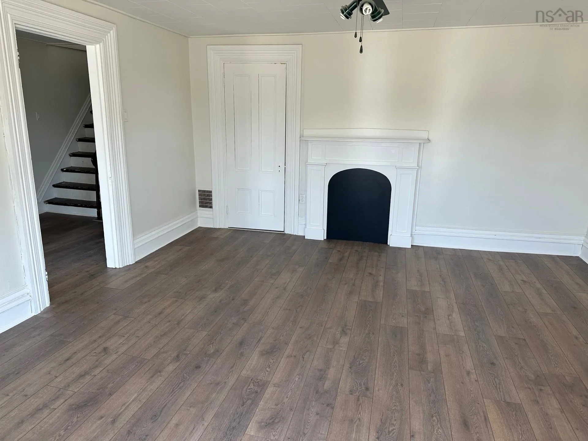 477-479 Main Street, Yarmouth, NS B5A 1H2, 5 Bedrooms Bedrooms, ,Residential Income,For Sale,Main,202520527