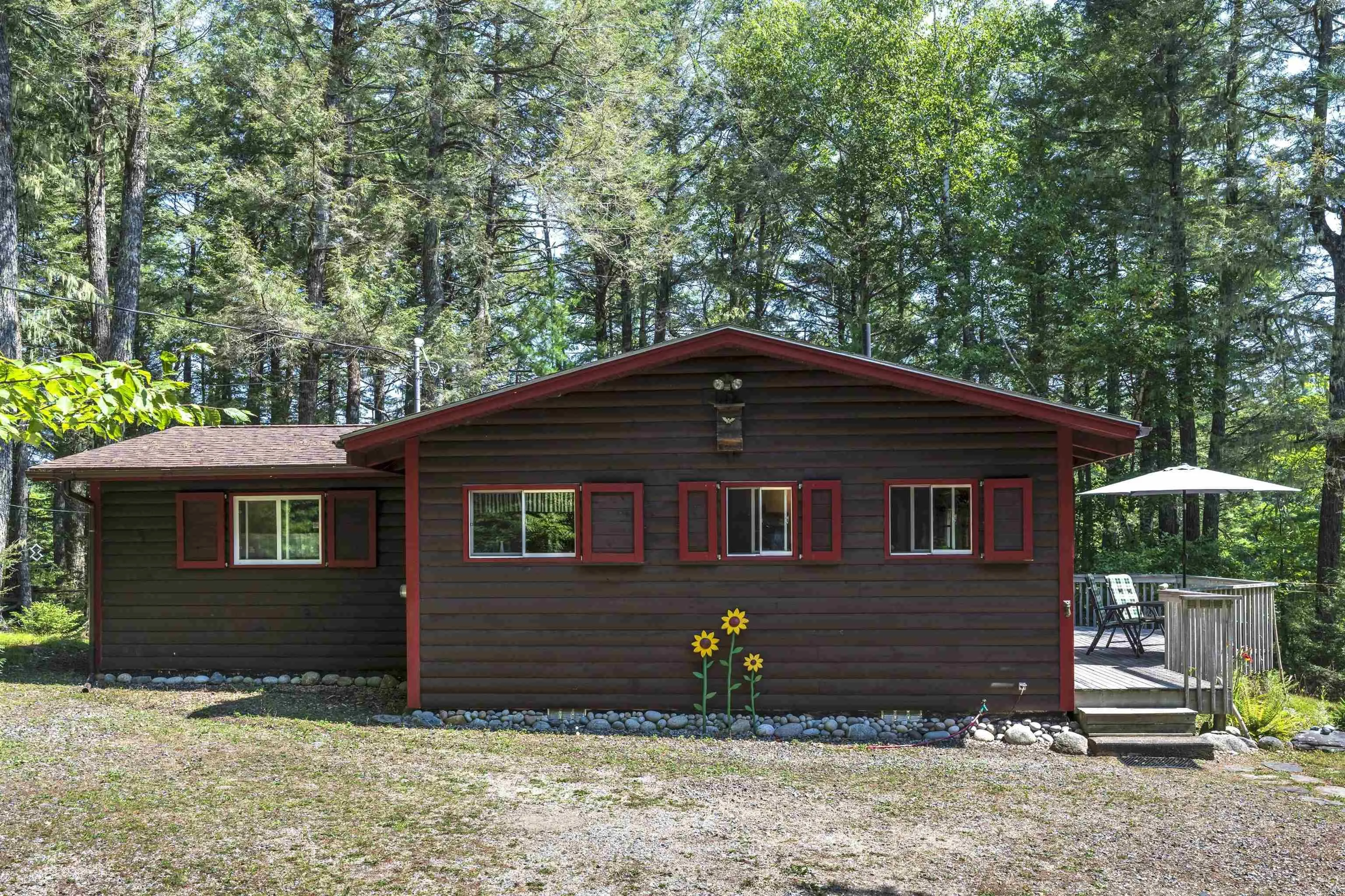 569 Peters Point Road, South Brookfield, NS B0T 1X0, 2 Bedrooms Bedrooms, ,1 BathroomBathrooms,Residential,For Sale,Peters Point,202519342